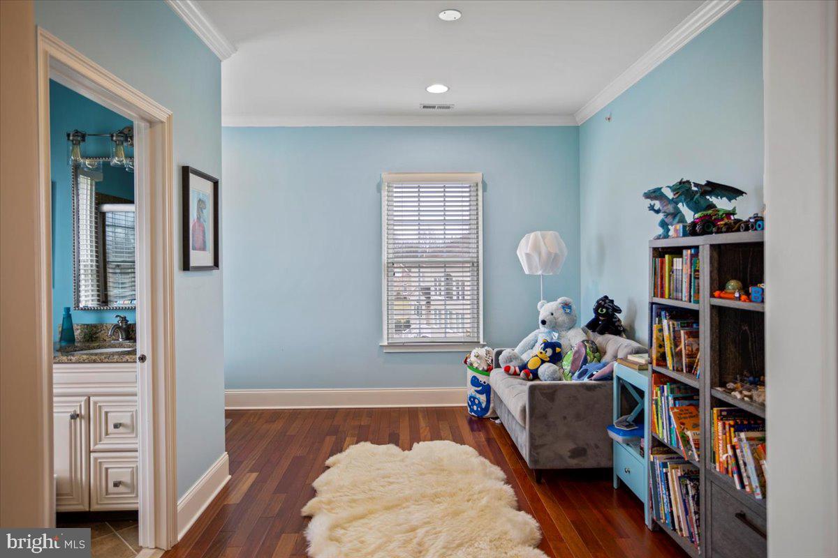 CHAPMANS CORNER - Residential