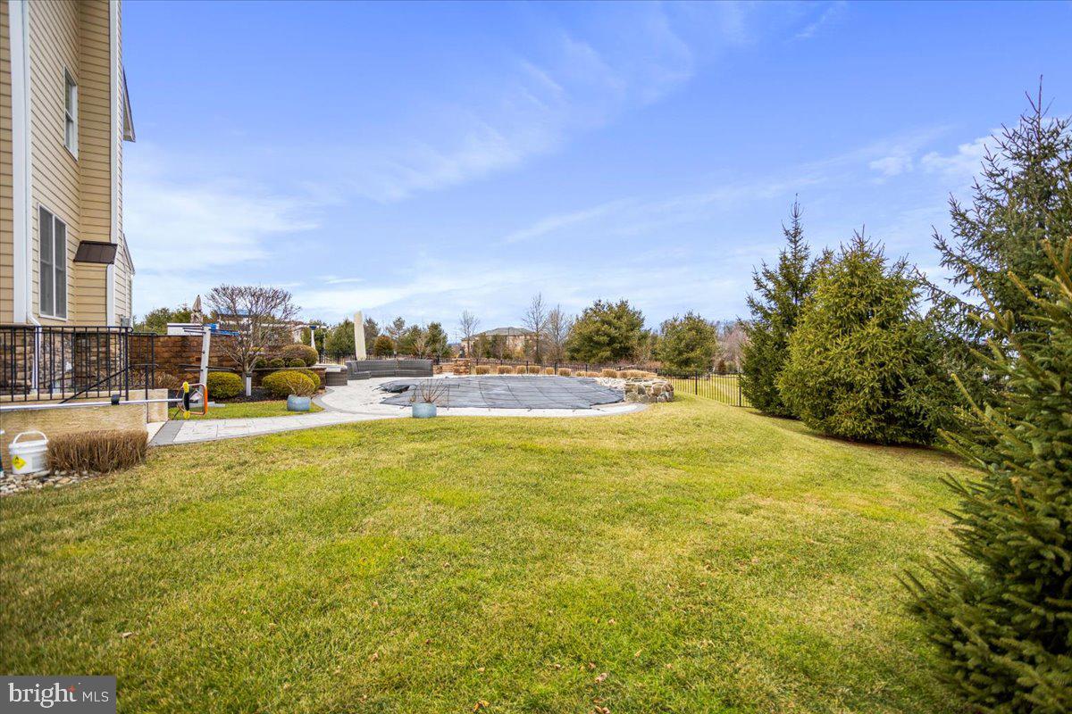 CHAPMANS CORNER - Residential