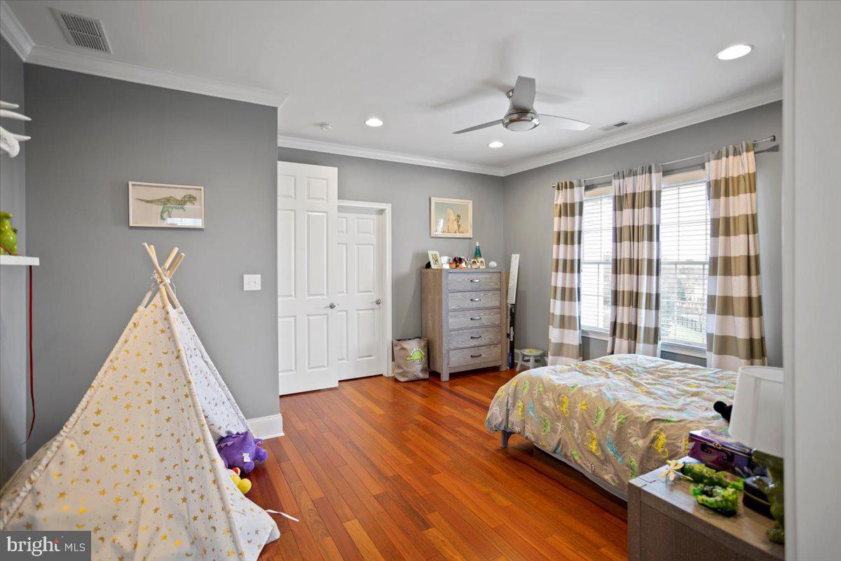 CHAPMANS CORNER - Residential