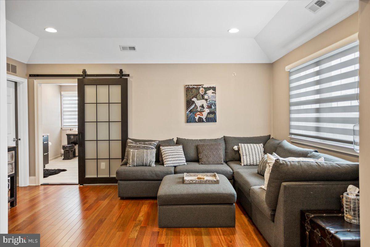 CHAPMANS CORNER - Residential