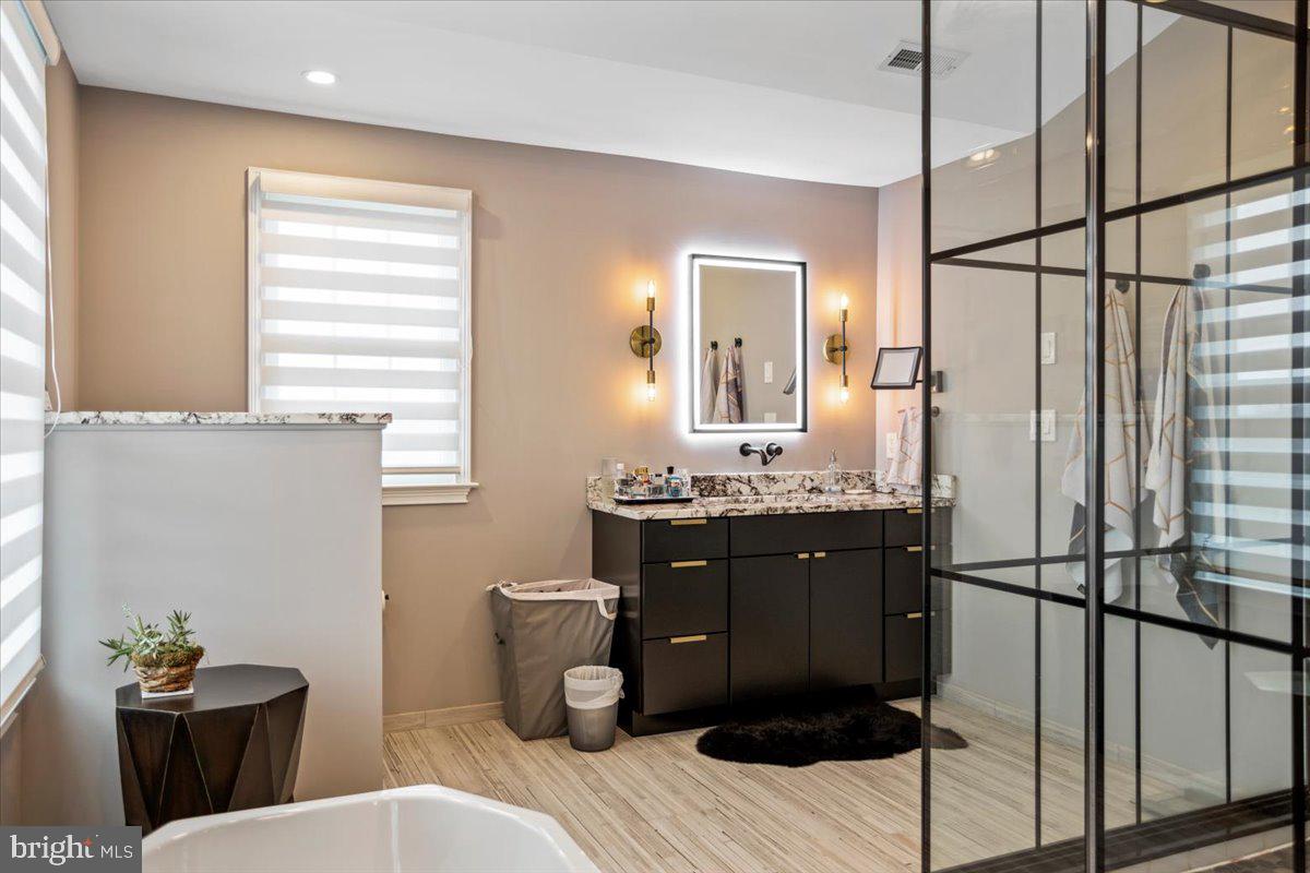 CHAPMANS CORNER - Residential