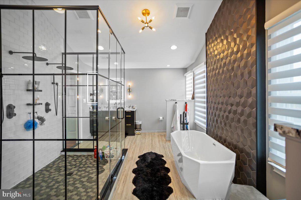 CHAPMANS CORNER - Residential