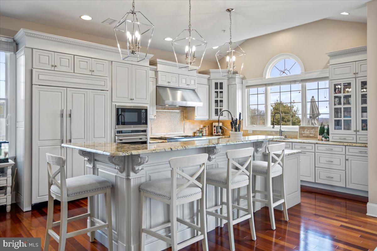 CHAPMANS CORNER - Residential