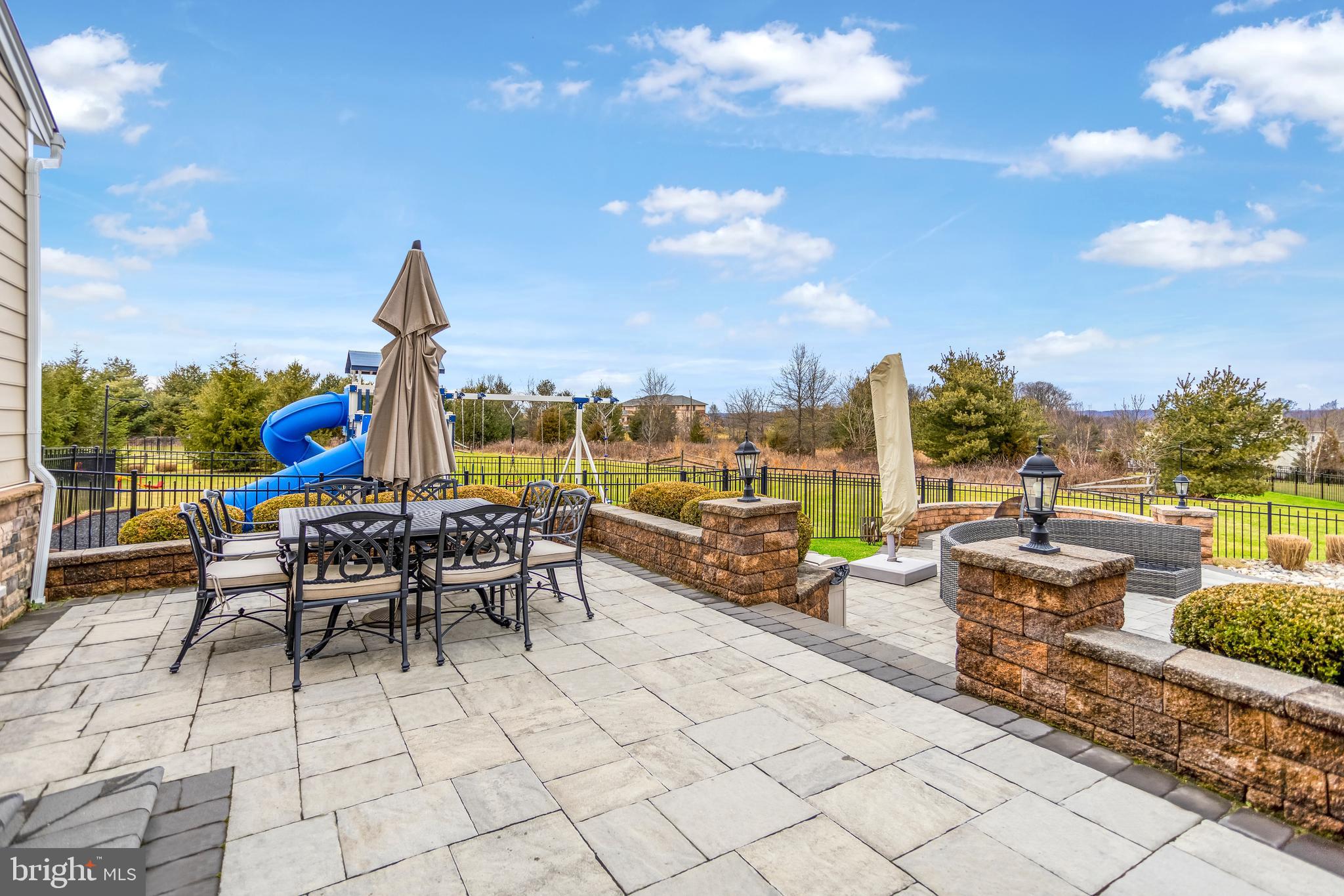 CHAPMANS CORNER - Residential