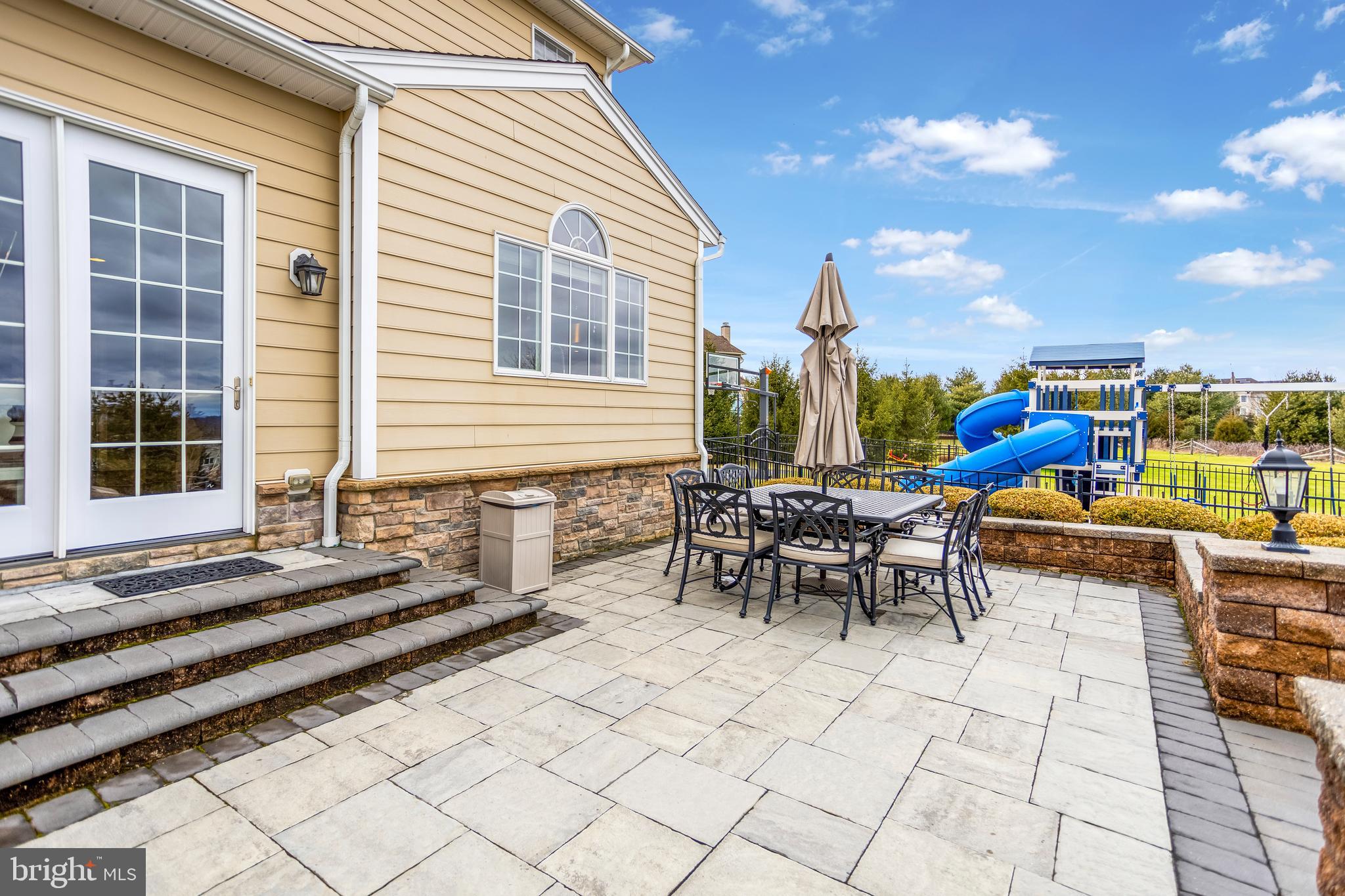 CHAPMANS CORNER - Residential