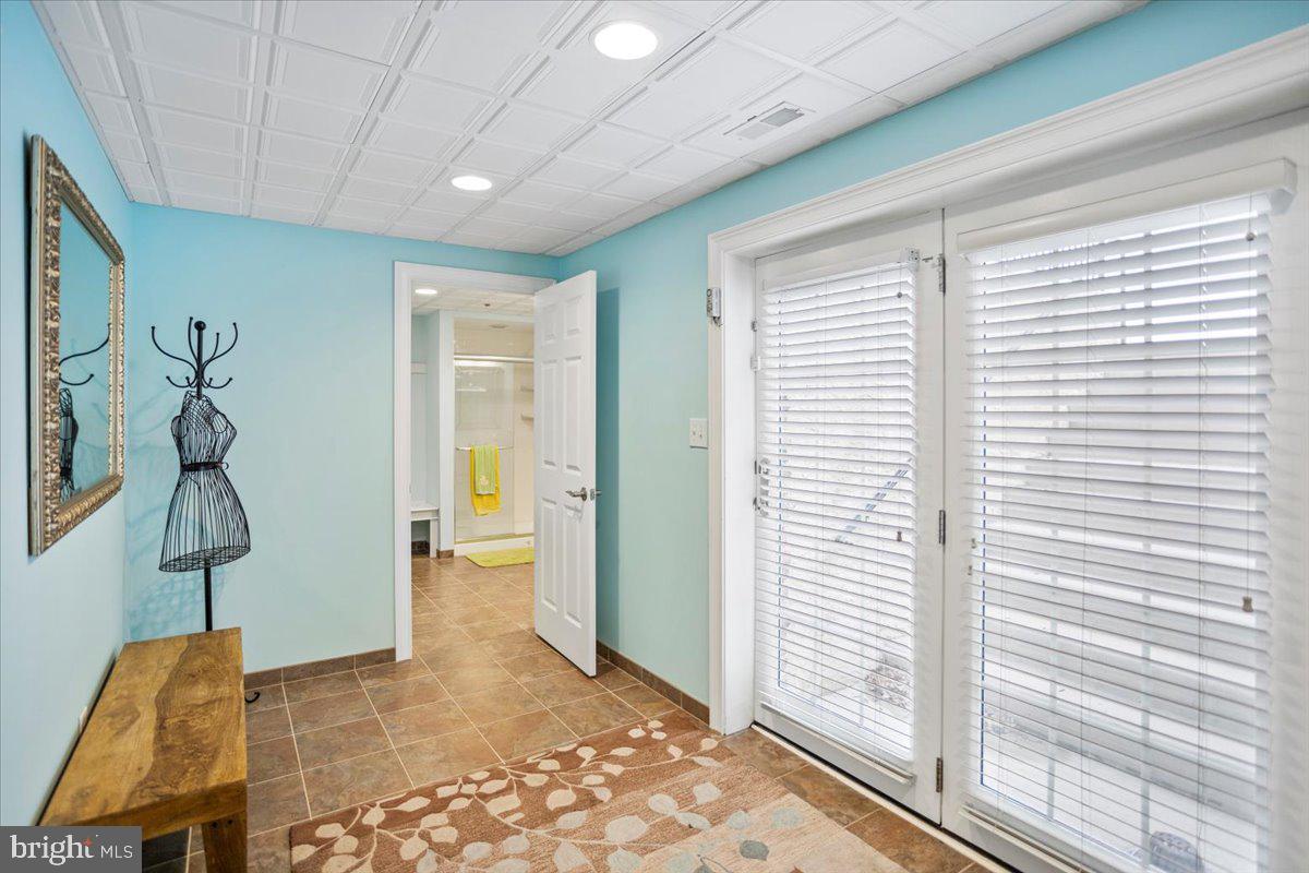 CHAPMANS CORNER - Residential