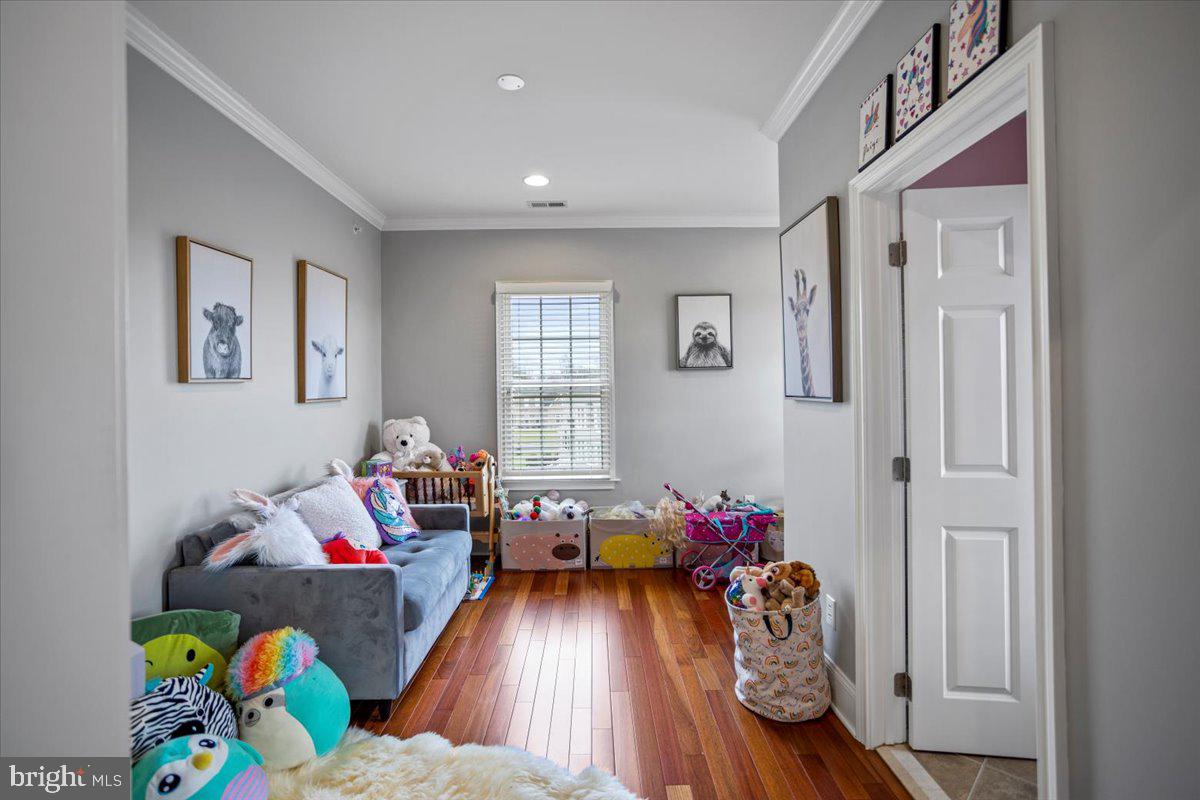 CHAPMANS CORNER - Residential