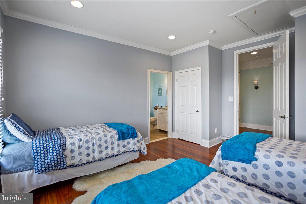 CHAPMANS CORNER - Residential