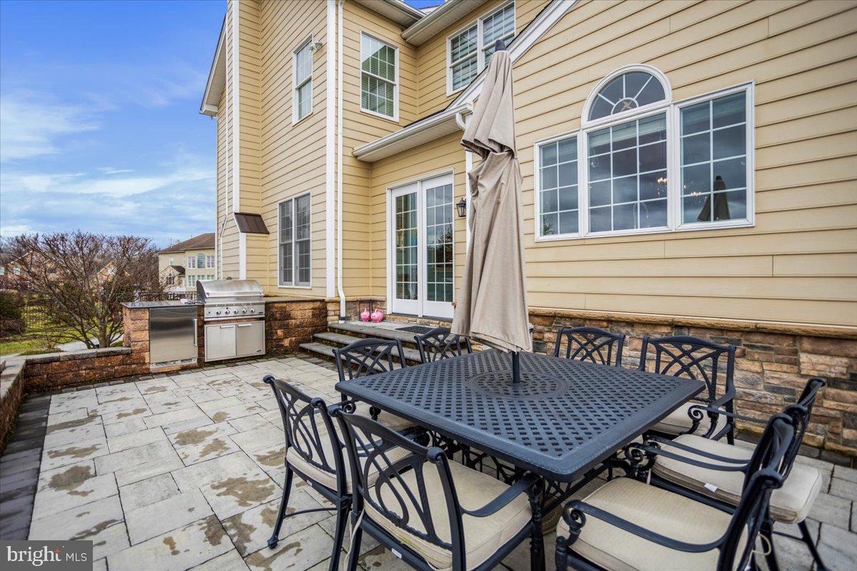 CHAPMANS CORNER - Residential