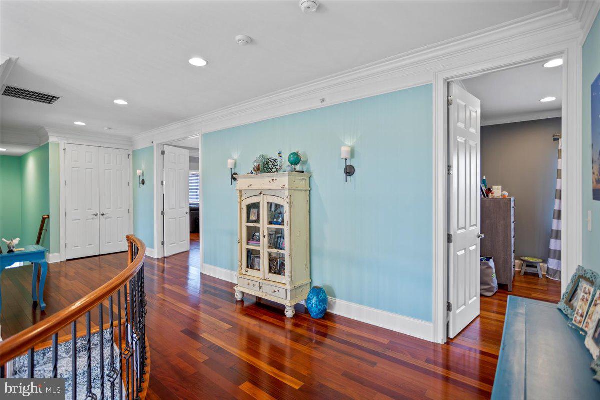 CHAPMANS CORNER - Residential