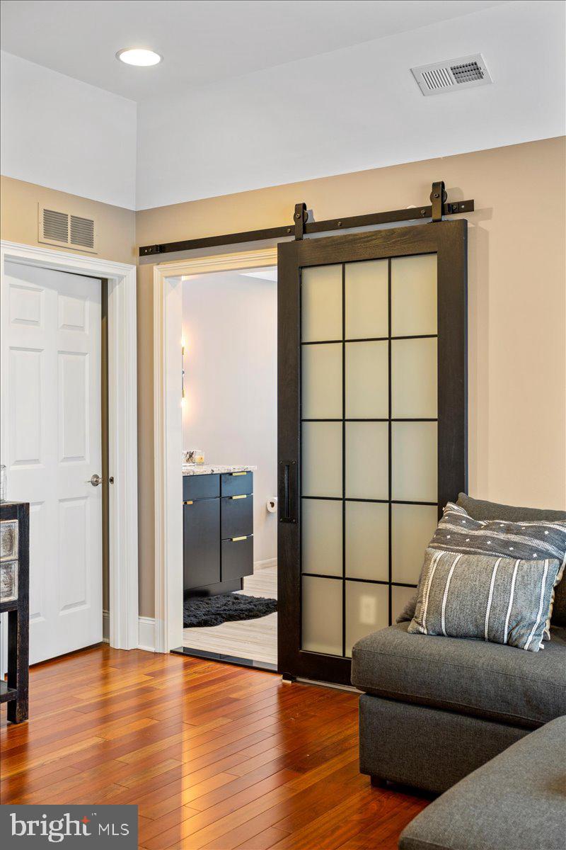 CHAPMANS CORNER - Residential