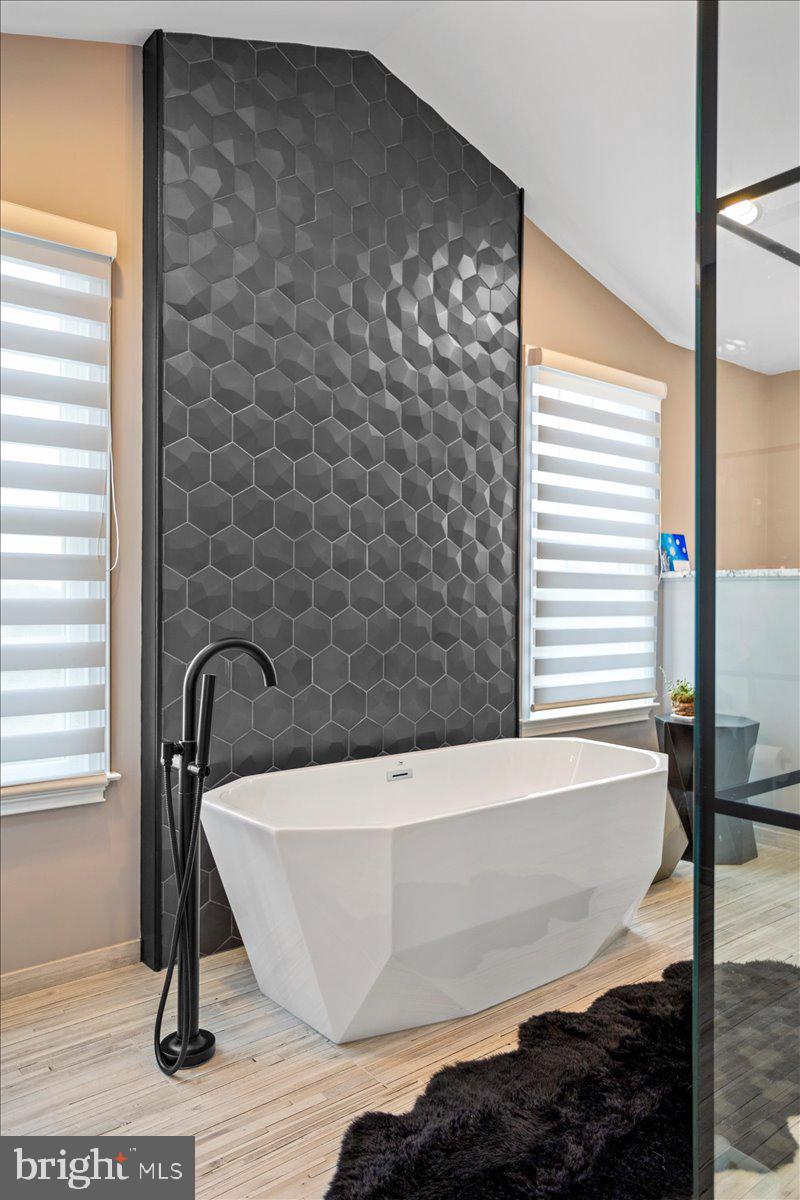 CHAPMANS CORNER - Residential