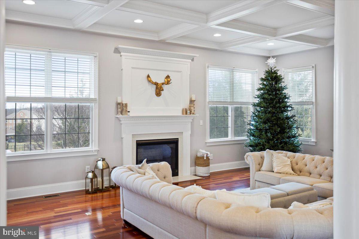 CHAPMANS CORNER - Residential