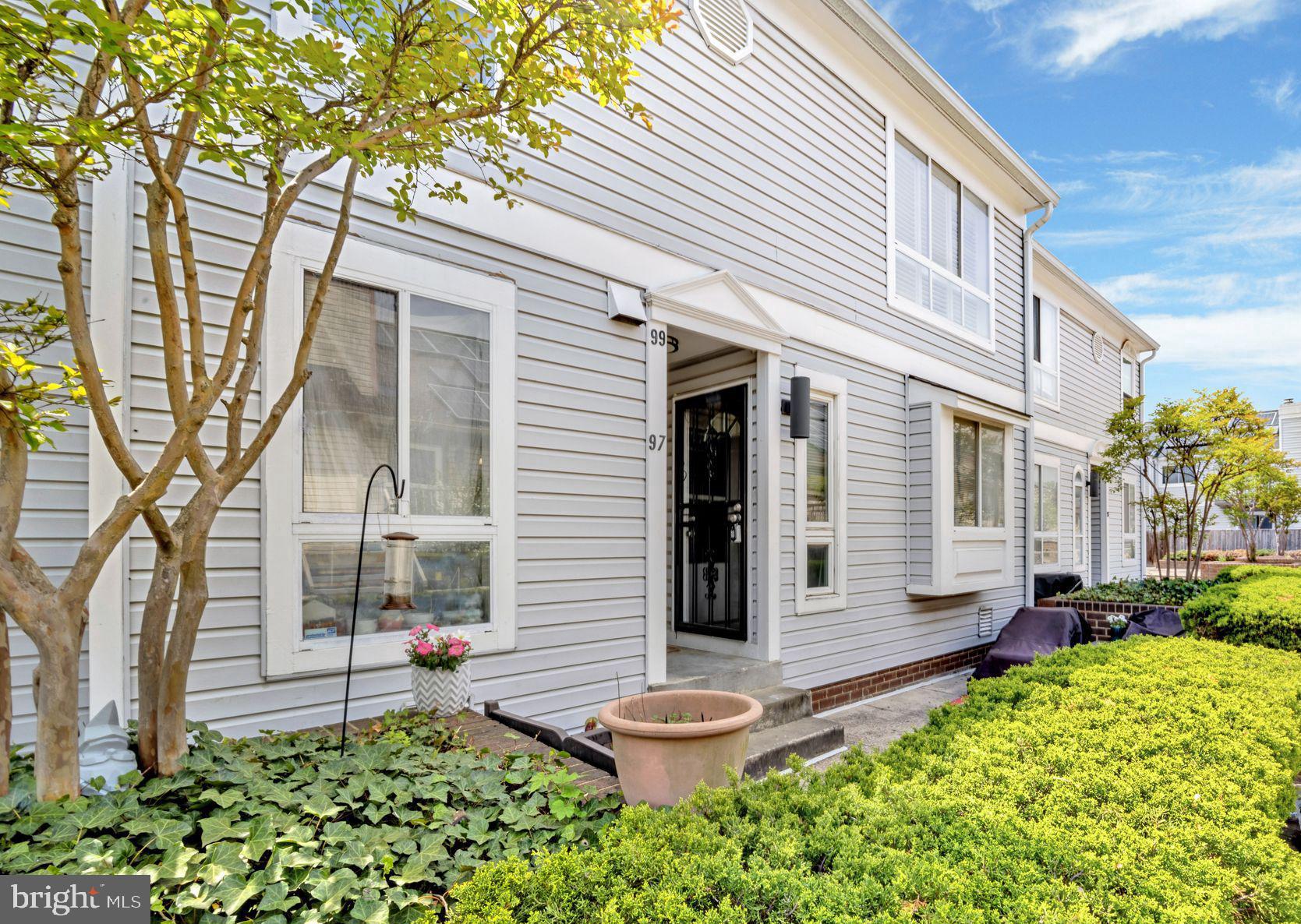 99 HAWTHORNE COURT NE 99