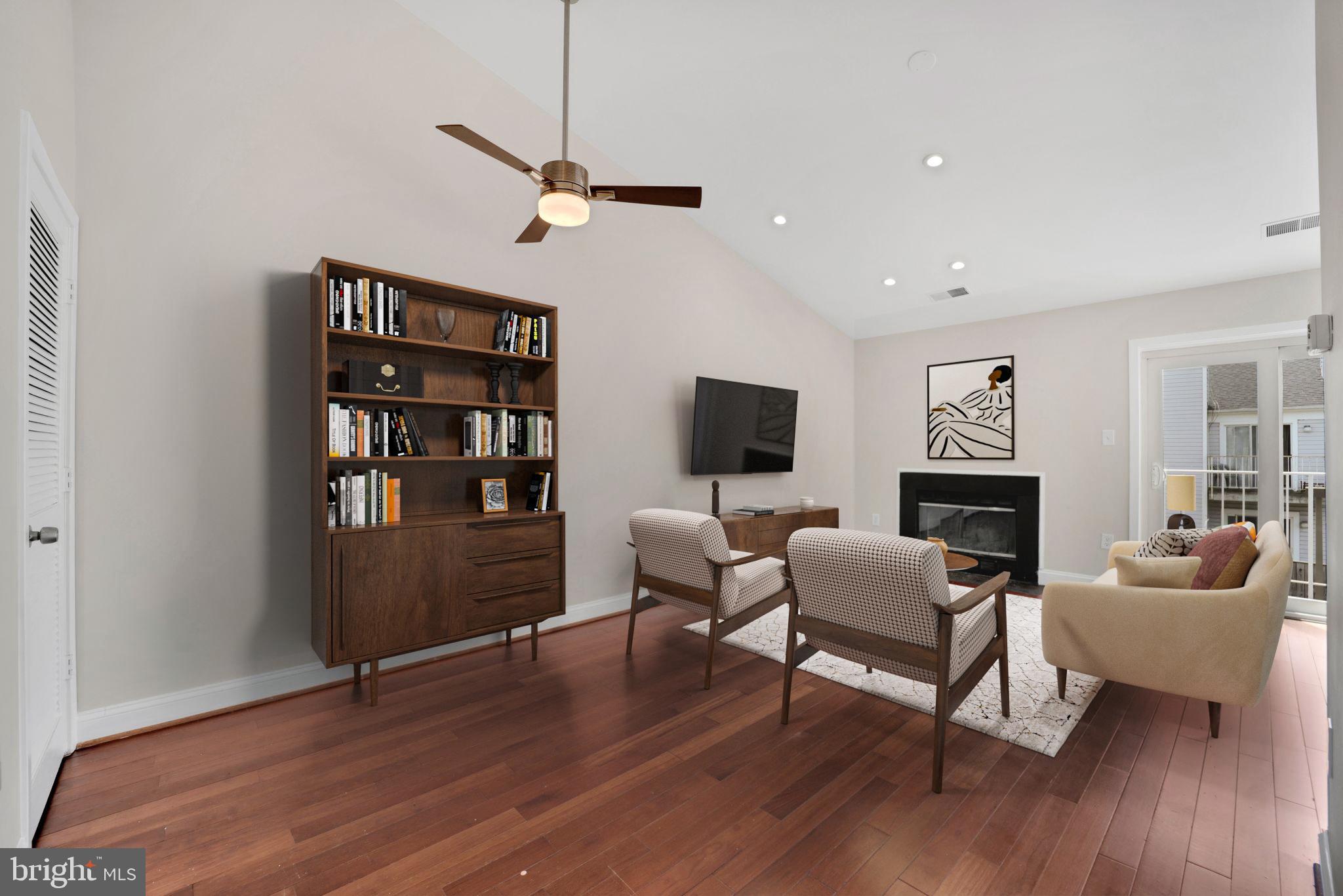 99 HAWTHORNE COURT NE 99