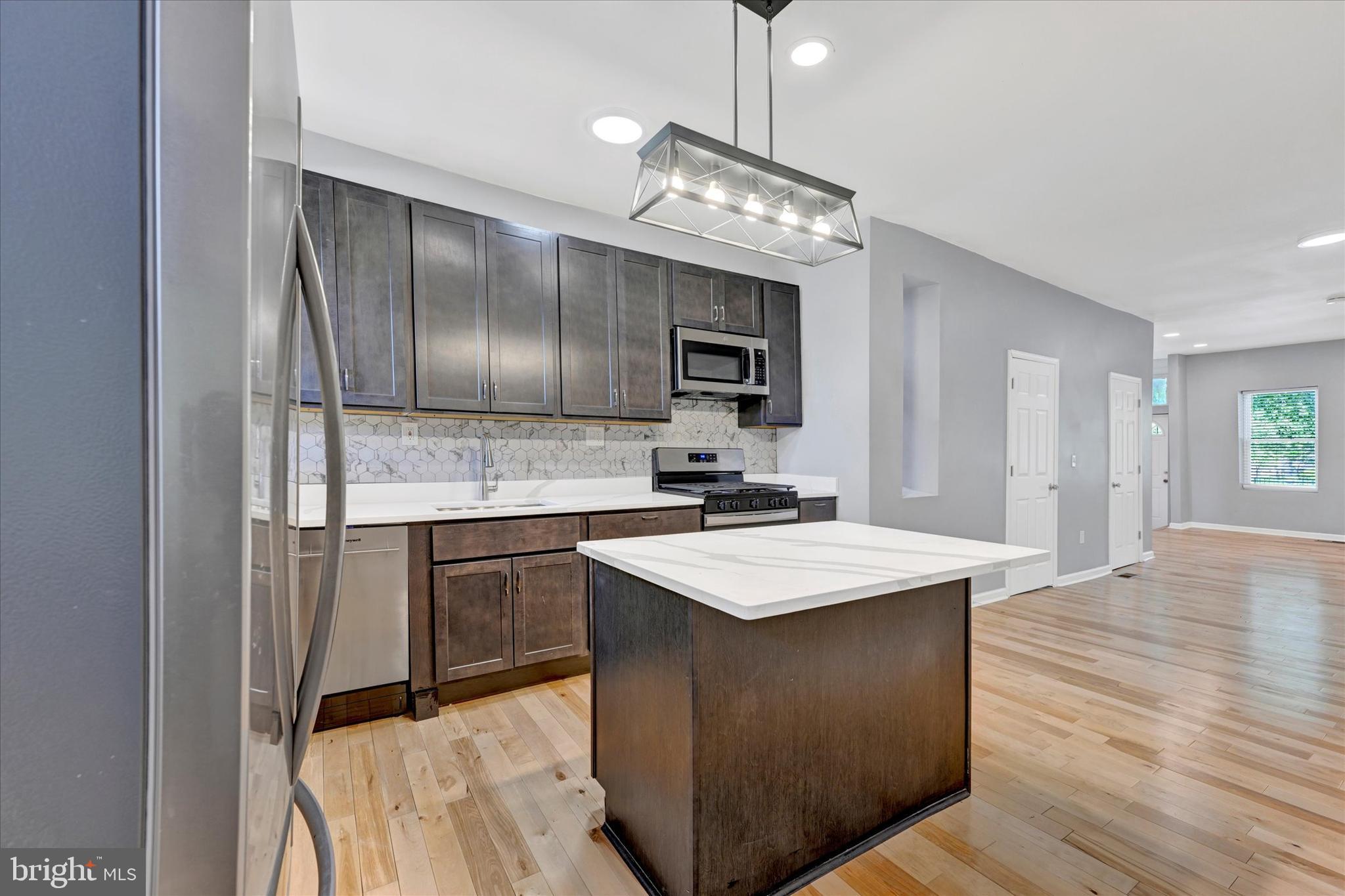 CHARLES VILLAGE - Residential