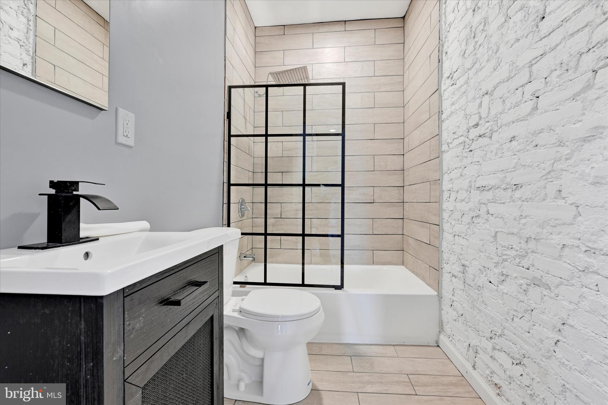 CHARLES VILLAGE - Residential