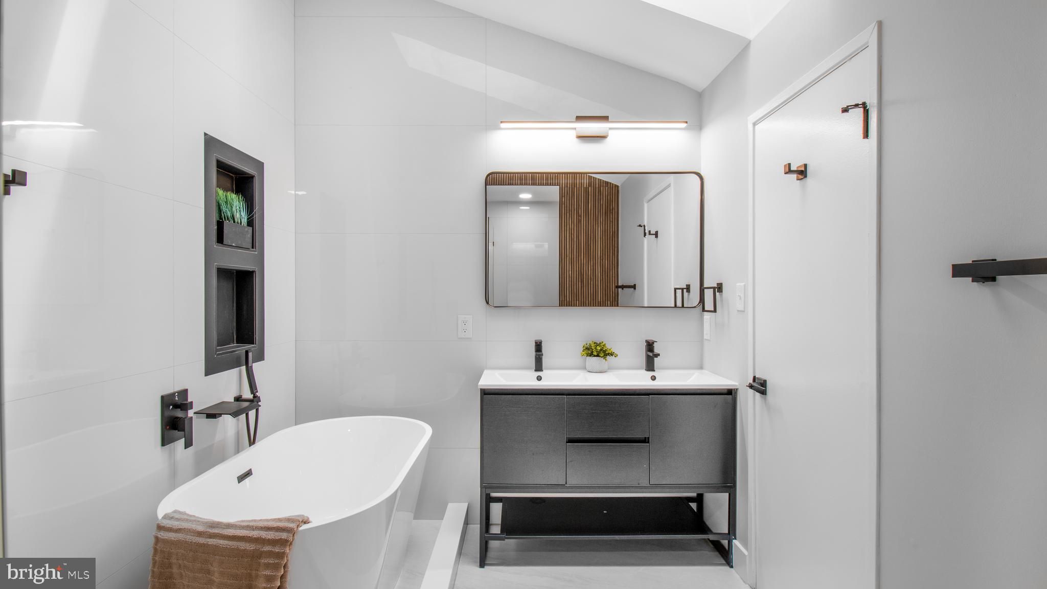 FAWSETT FARMS MANOR - Residential