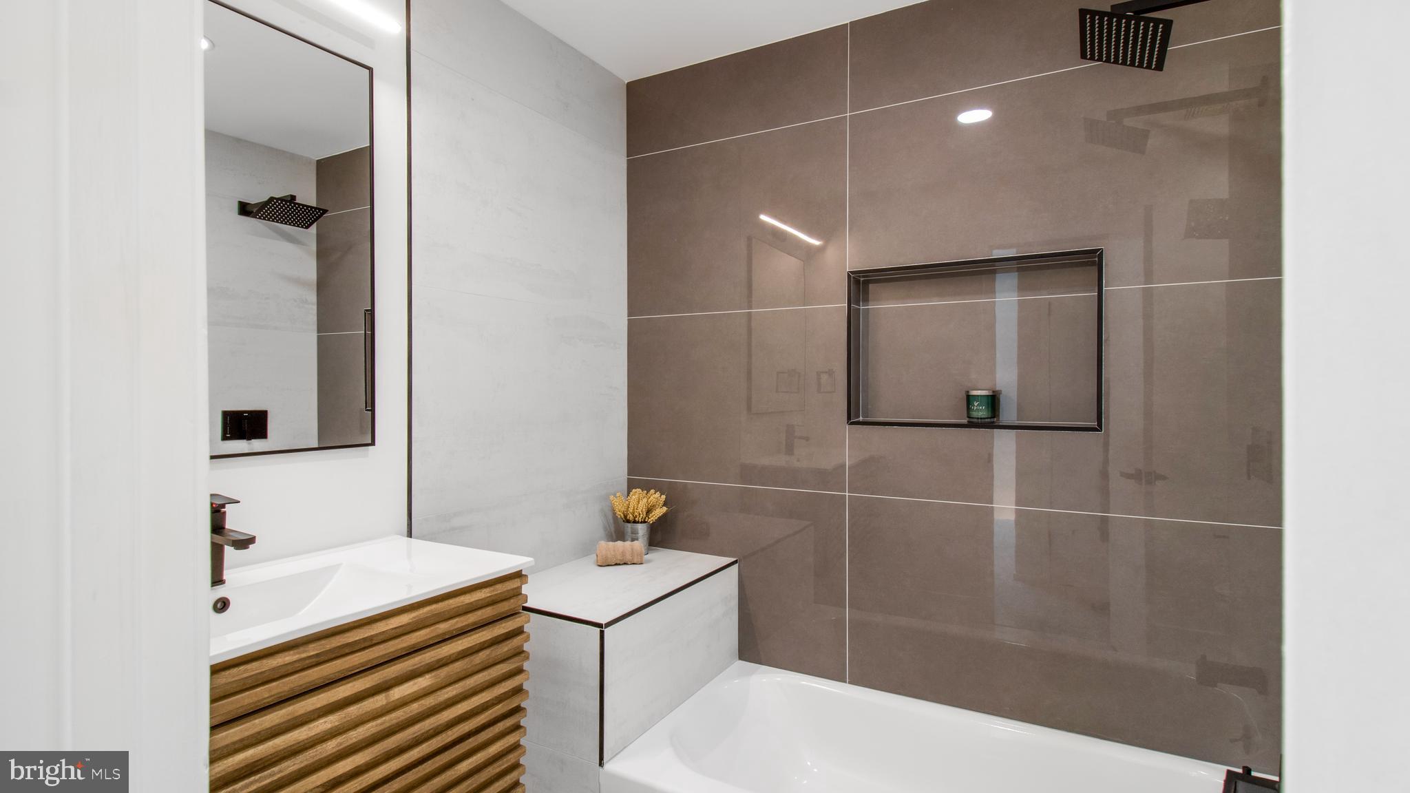 FAWSETT FARMS MANOR - Residential