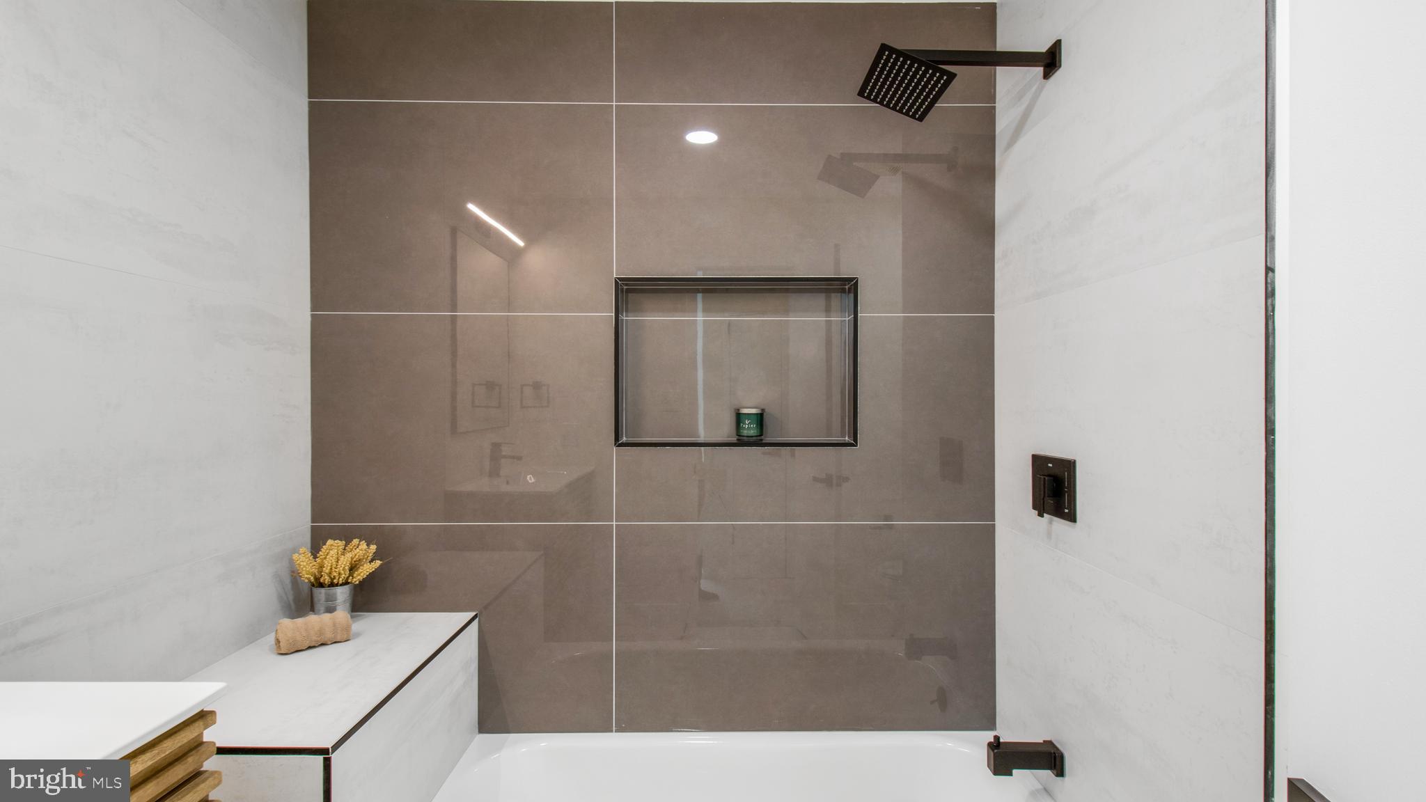 FAWSETT FARMS MANOR - Residential