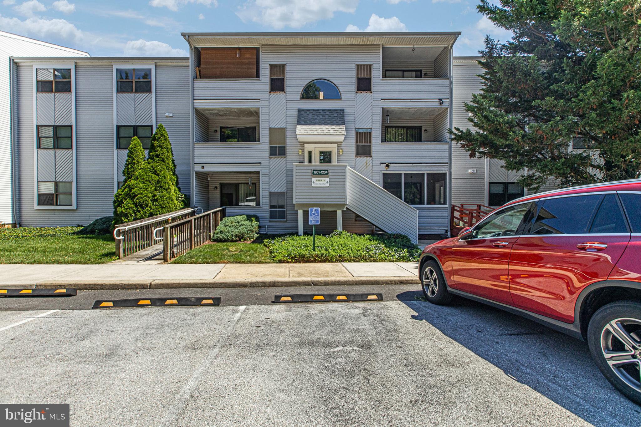 1201 GOVERNOR HOUSE CIRCLE 131