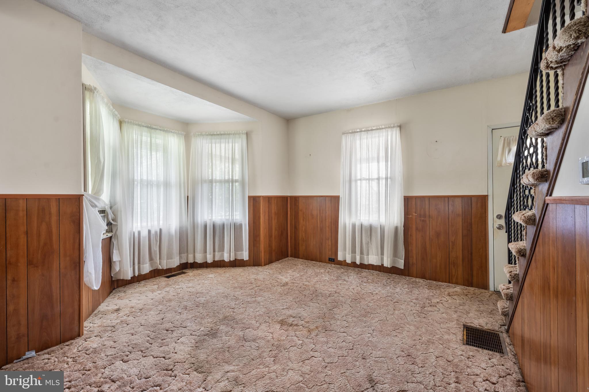 331 W JACKSON AVENUE