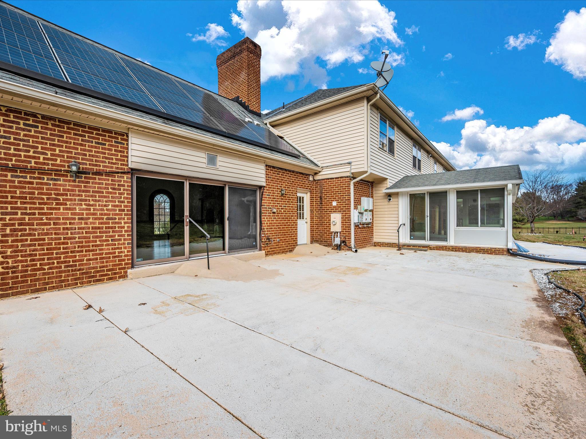 RIVER OAKS FARM - Residential Lease