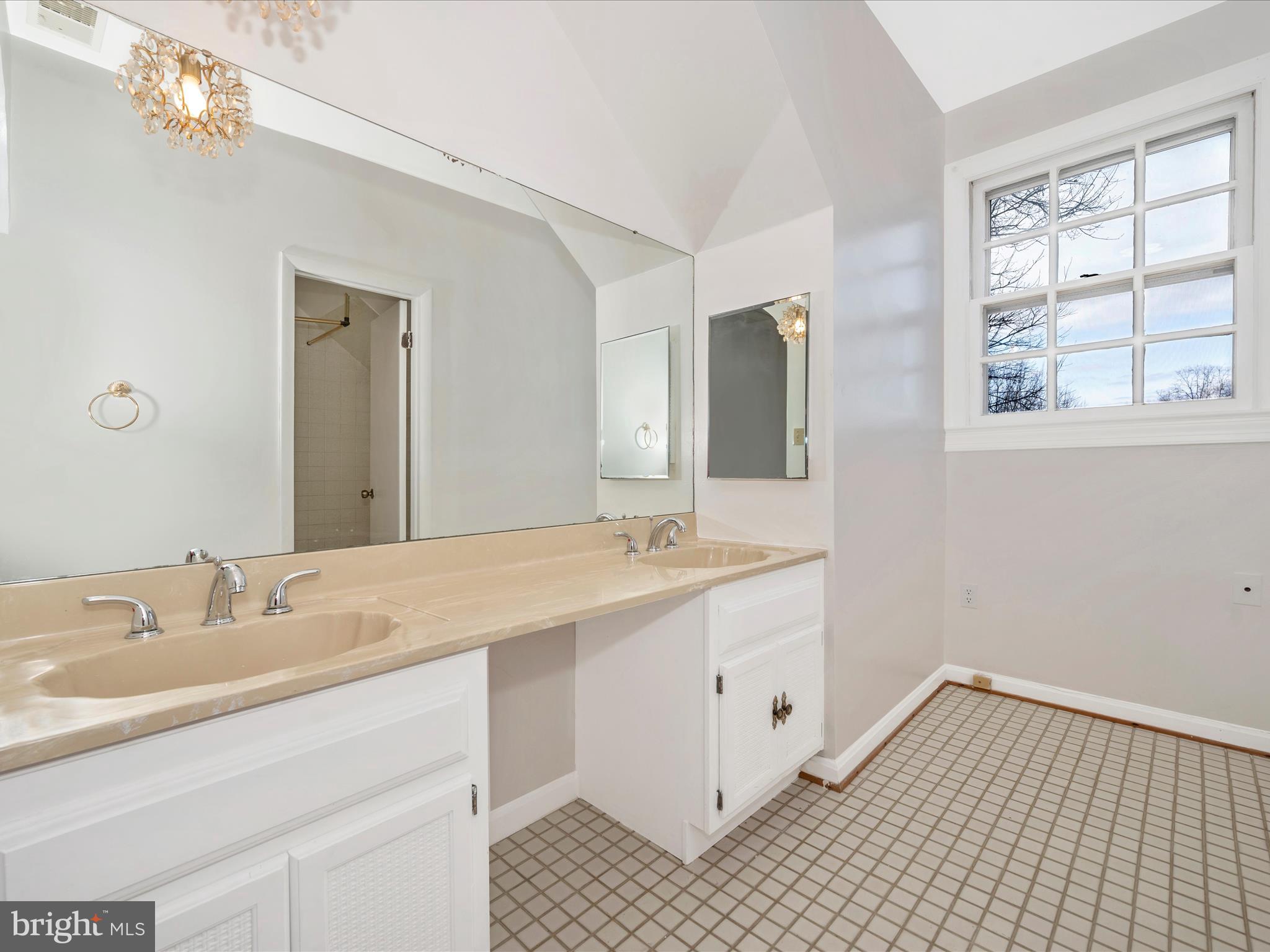 RIVER OAKS FARM - Residential Lease