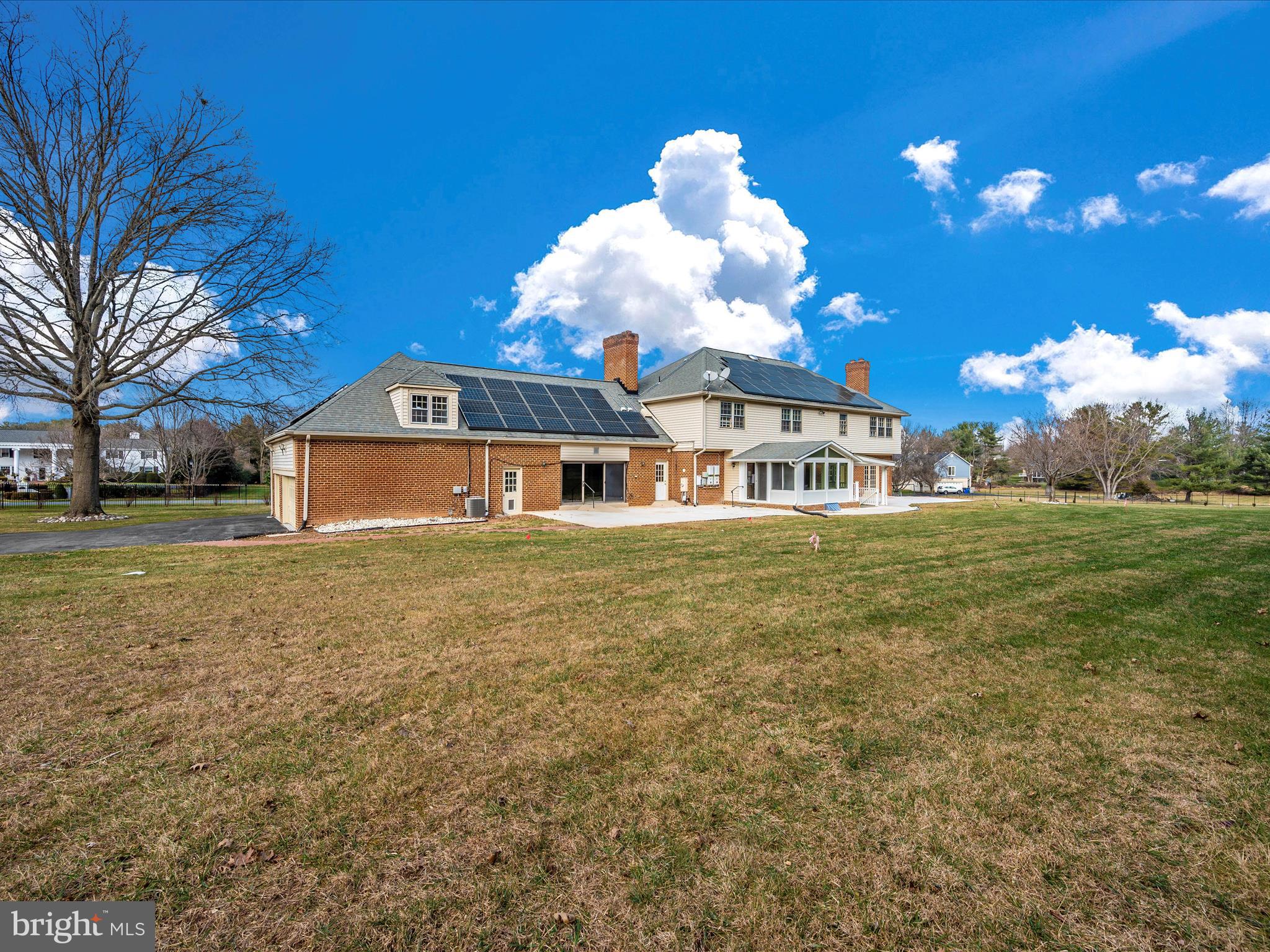 RIVER OAKS FARM - Residential Lease