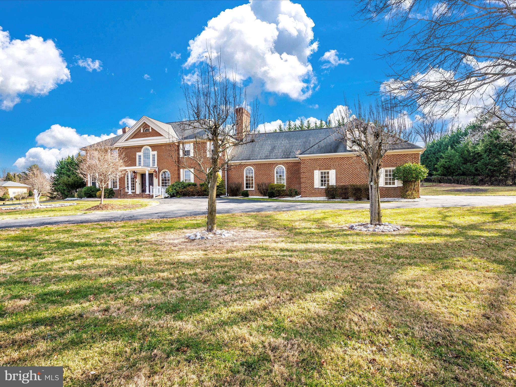 RIVER OAKS FARM - Residential Lease