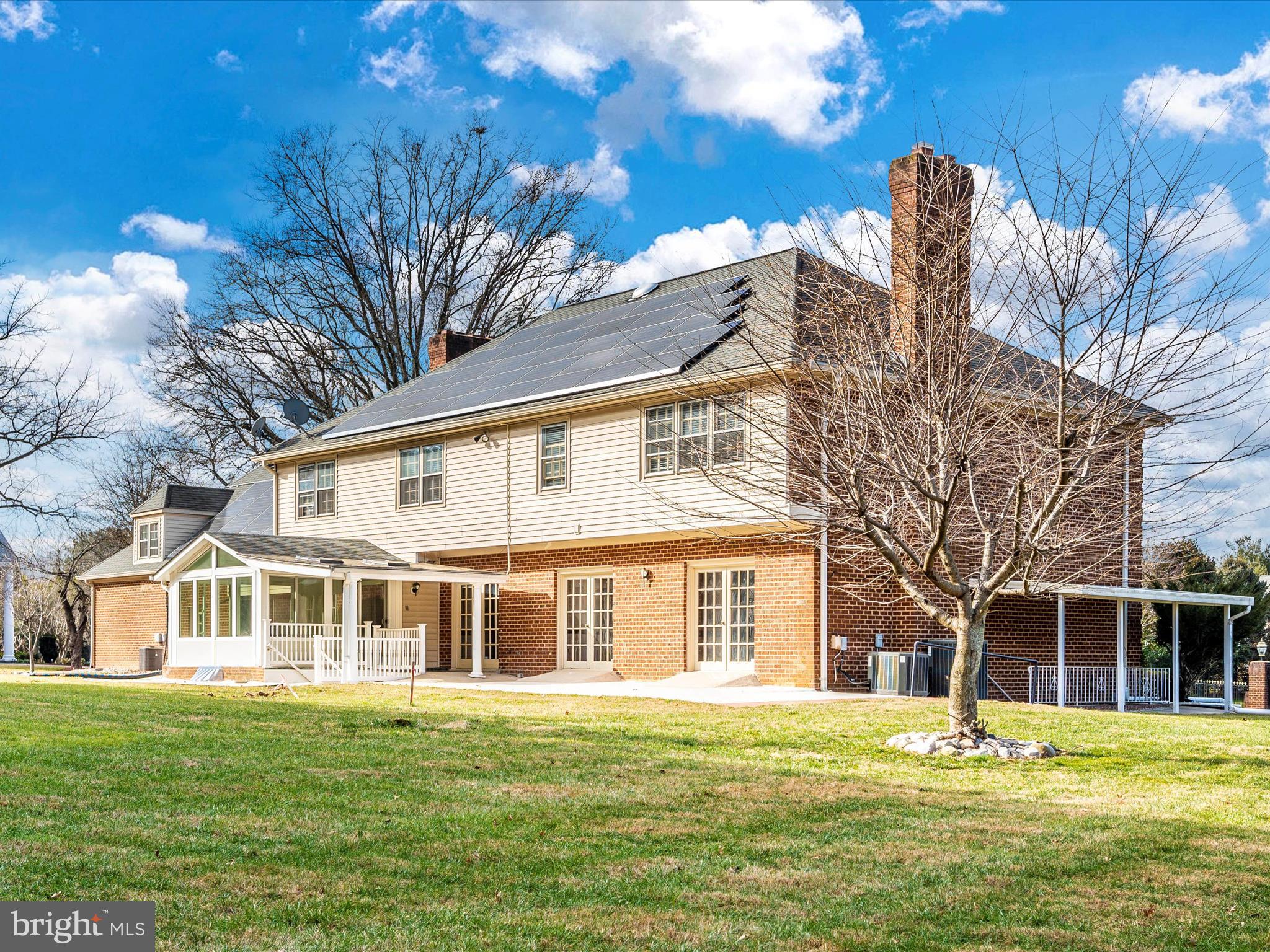 RIVER OAKS FARM - Residential Lease