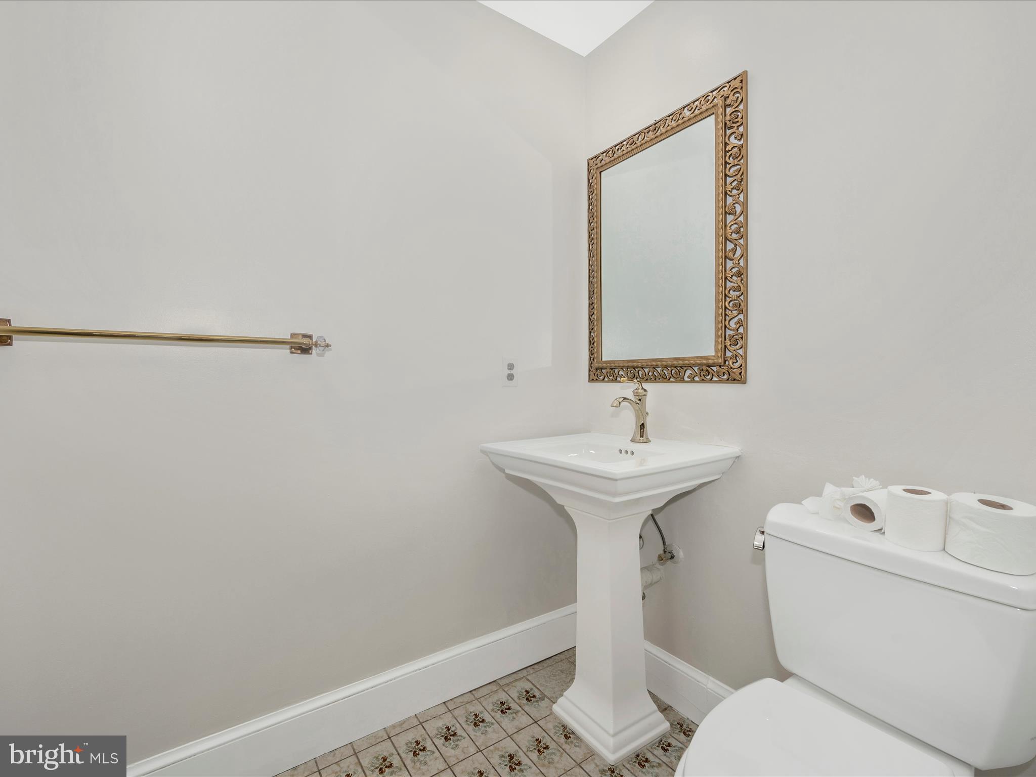 RIVER OAKS FARM - Residential Lease