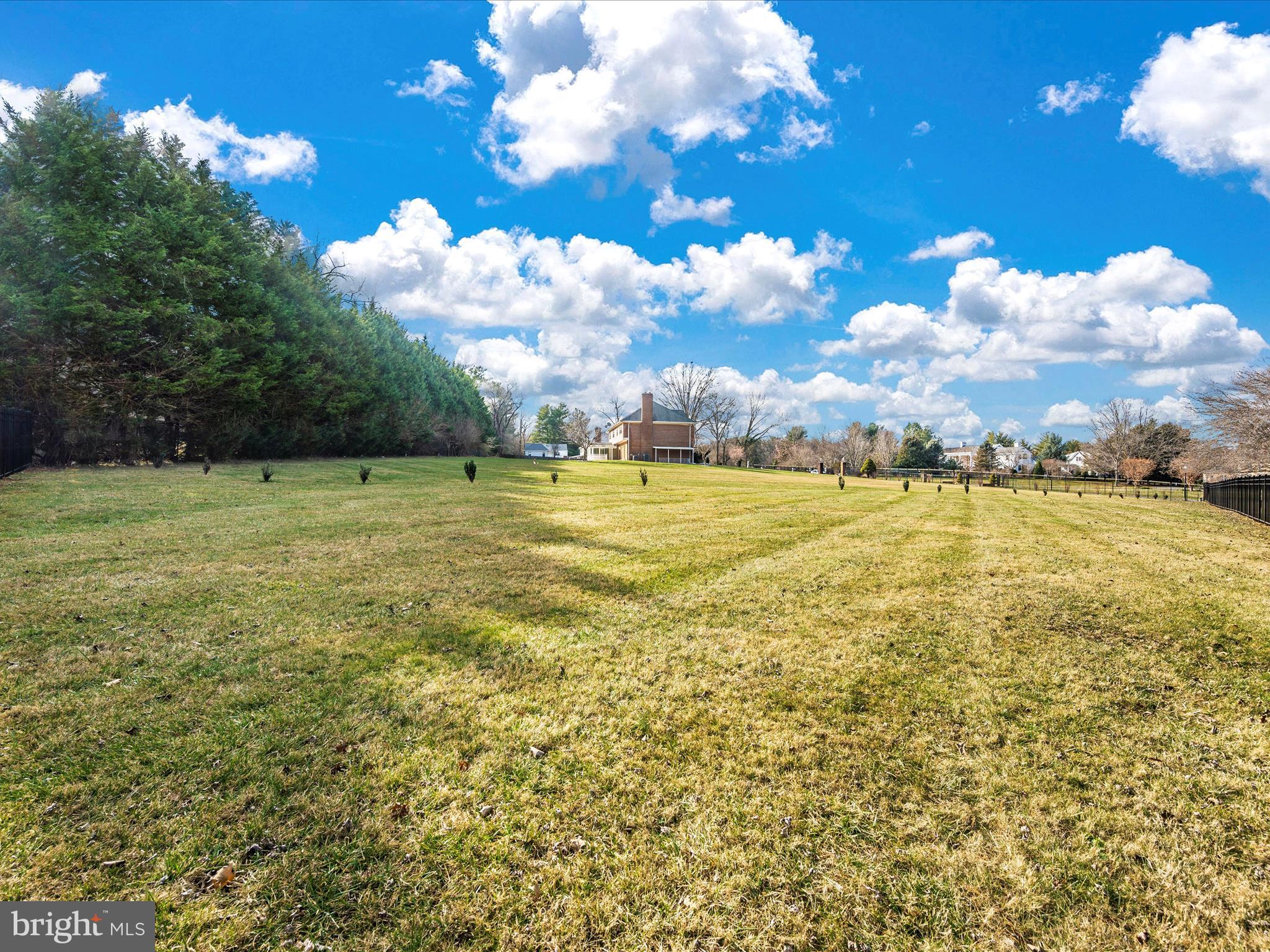 RIVER OAKS FARM - Residential Lease