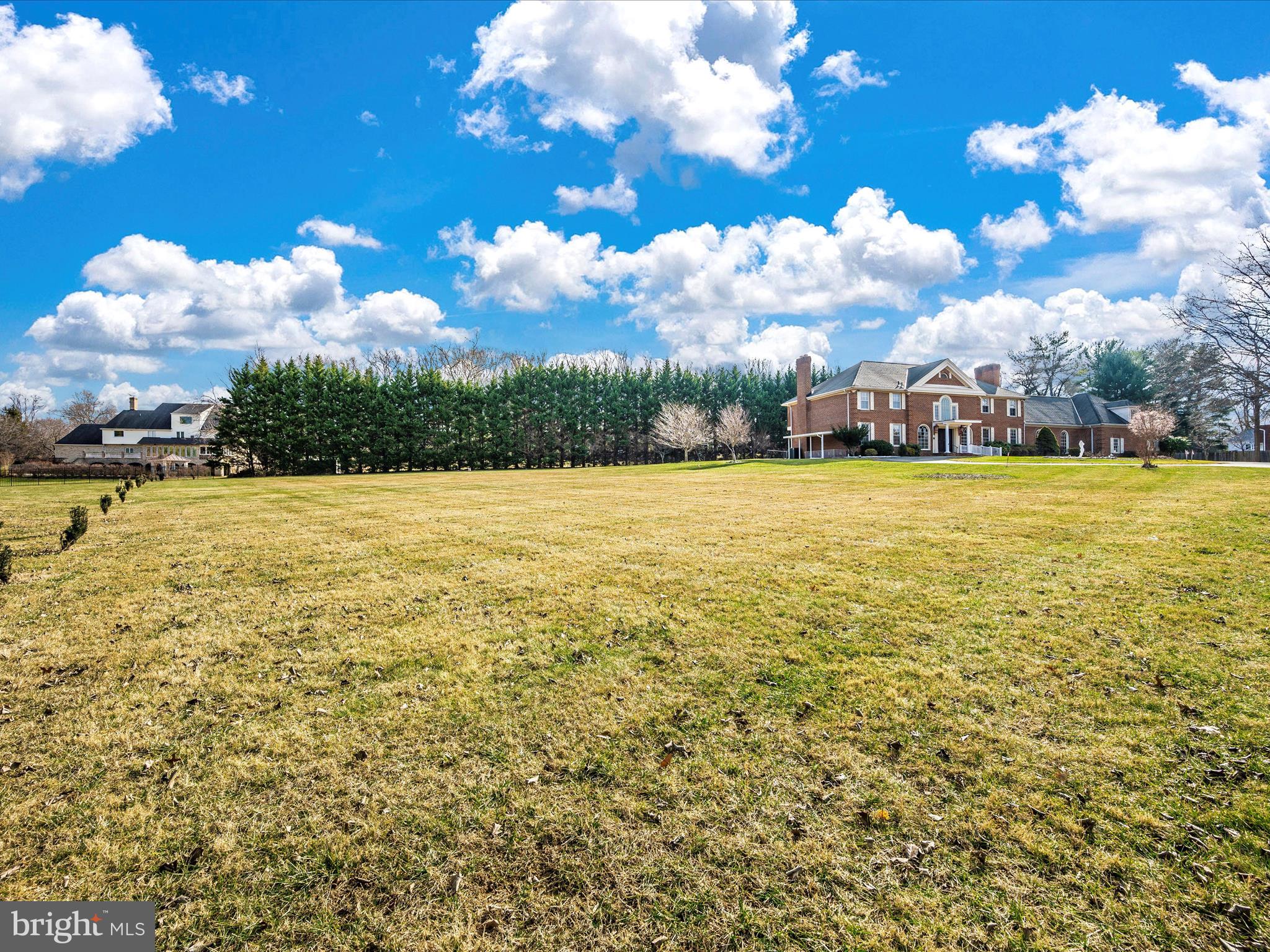 RIVER OAKS FARM - Residential Lease