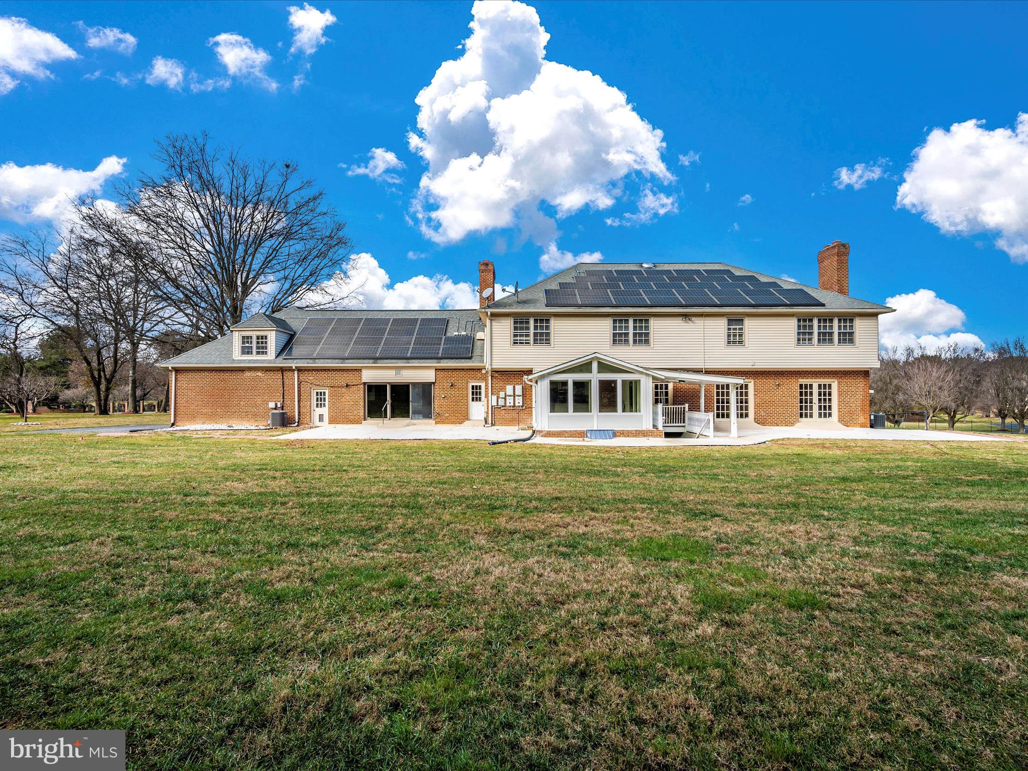 RIVER OAKS FARM - Residential Lease