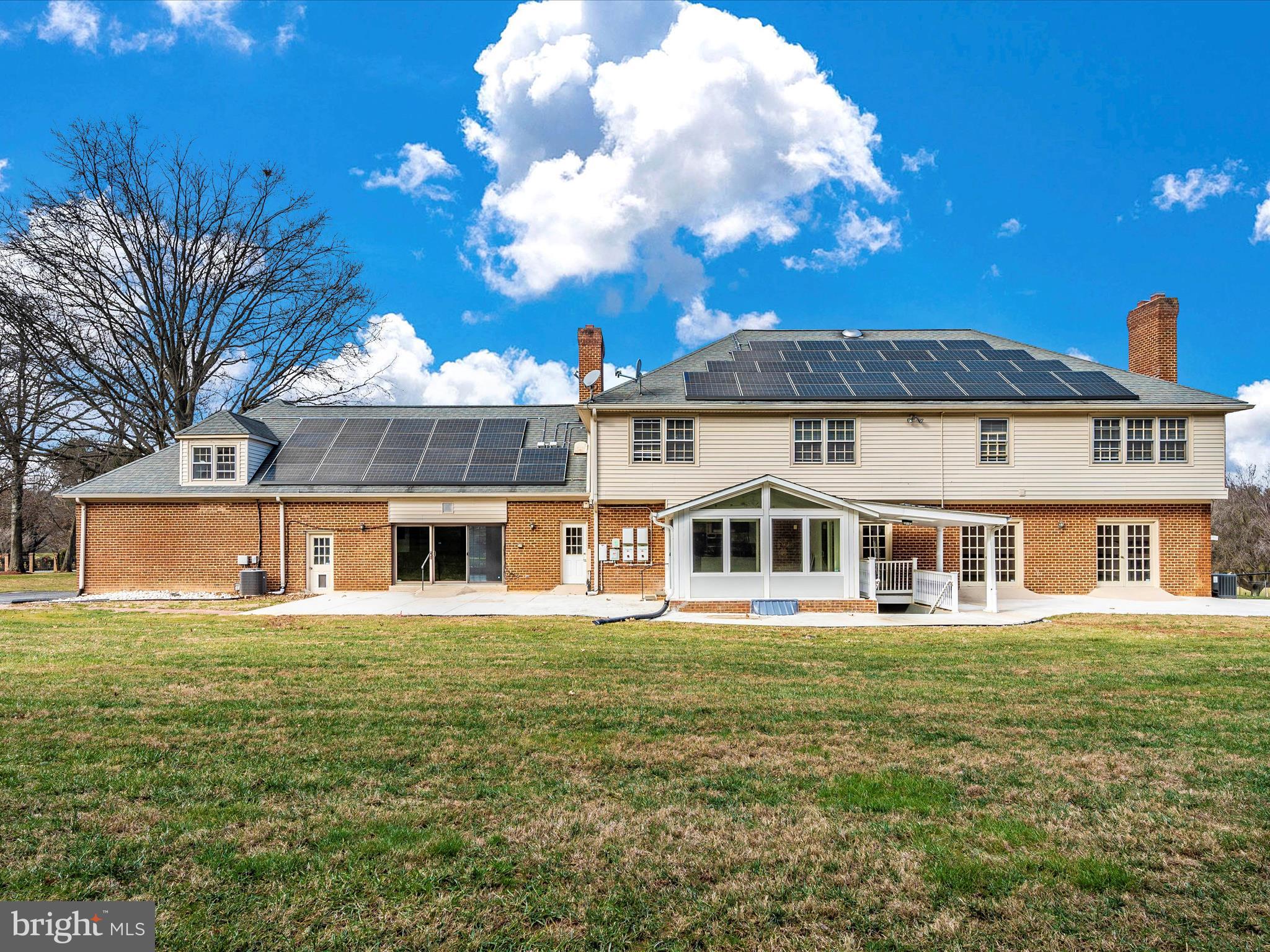 RIVER OAKS FARM - Residential Lease