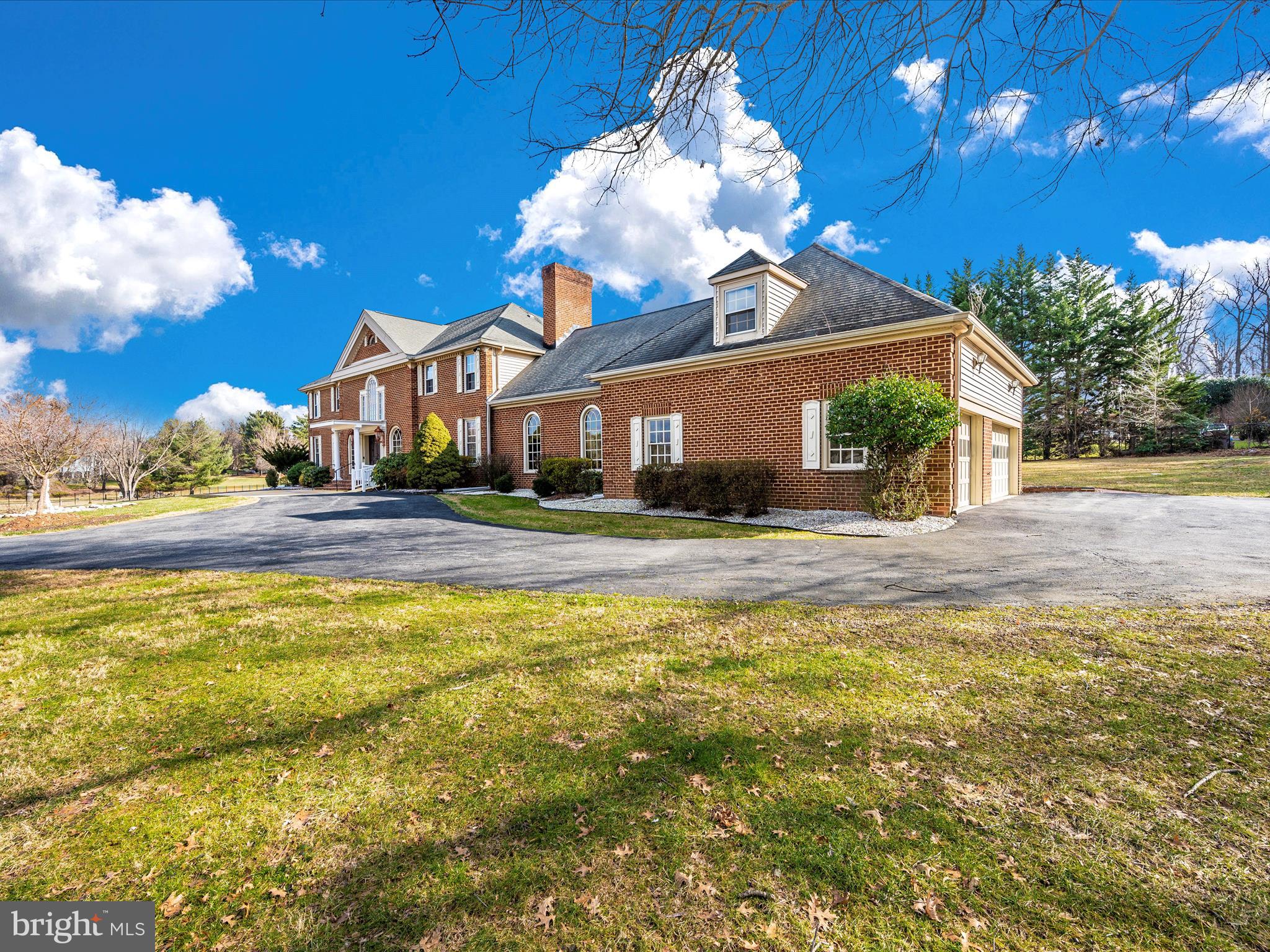 RIVER OAKS FARM - Residential Lease