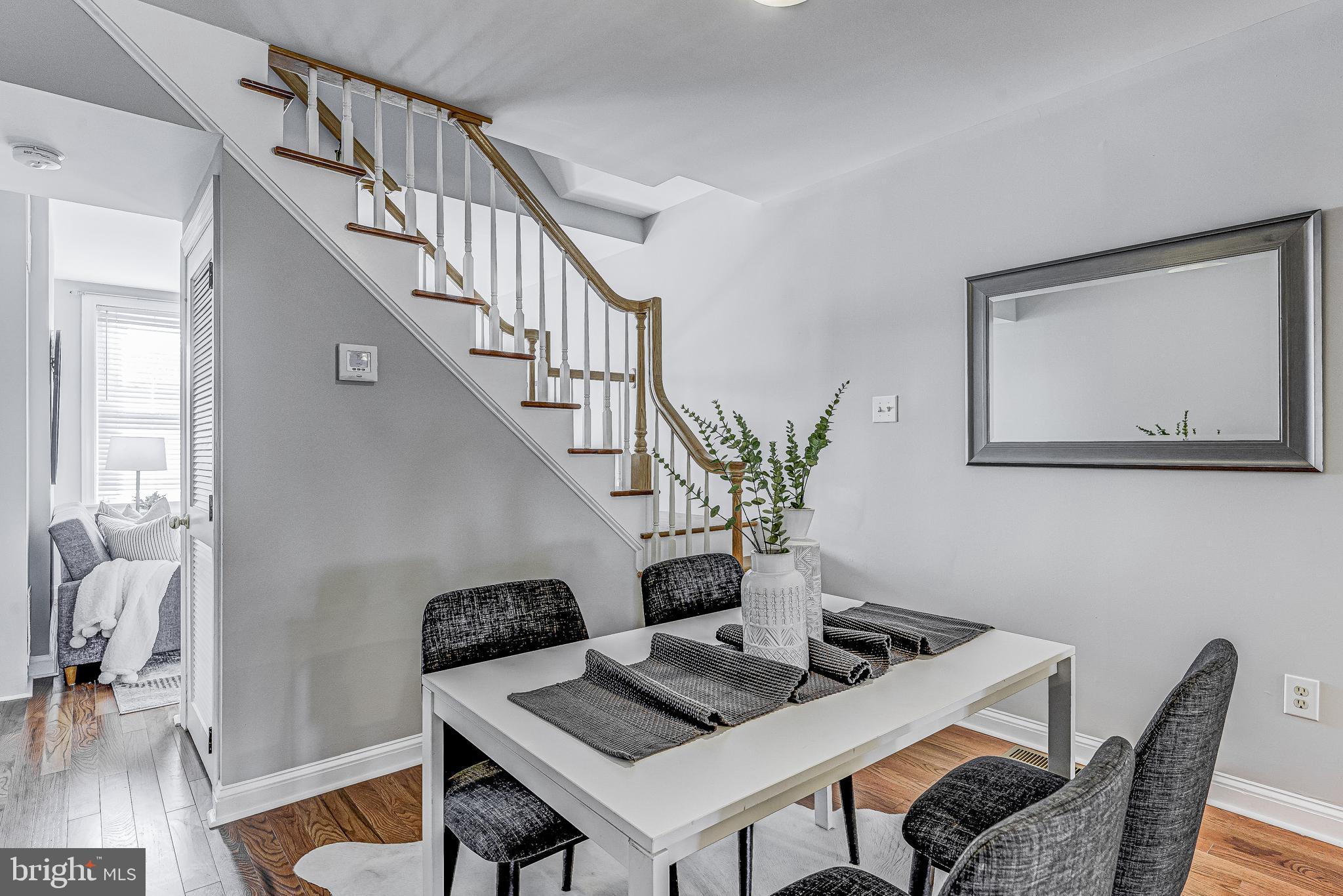 LOCUST POINT - Residential