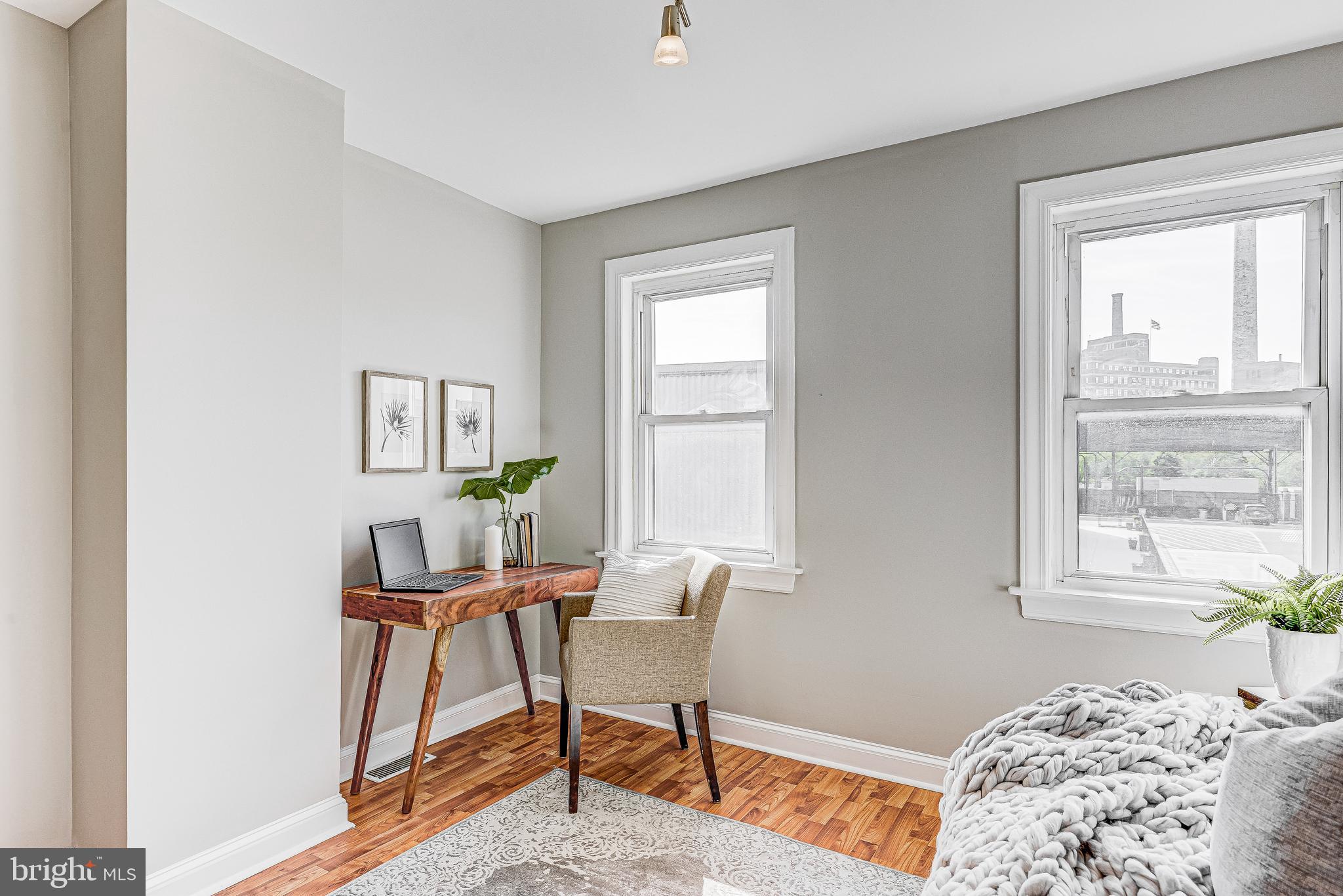 LOCUST POINT - Residential