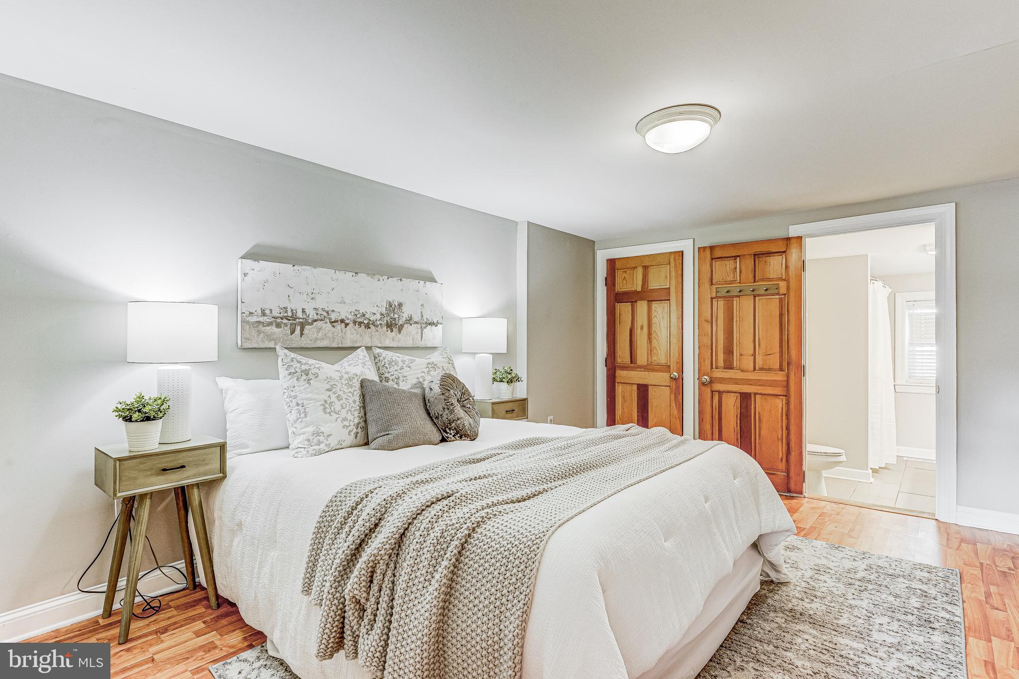 LOCUST POINT - Residential