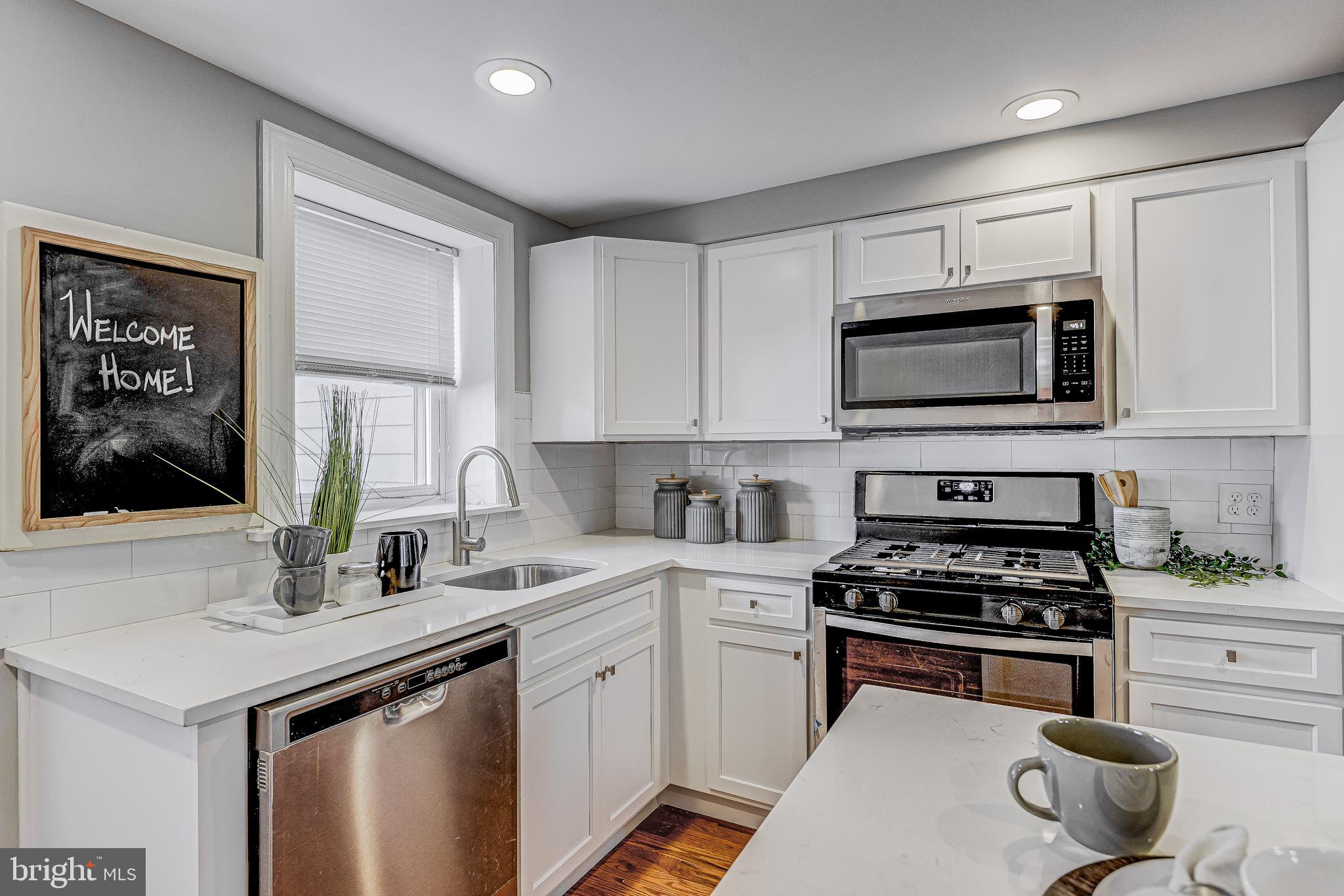 LOCUST POINT - Residential