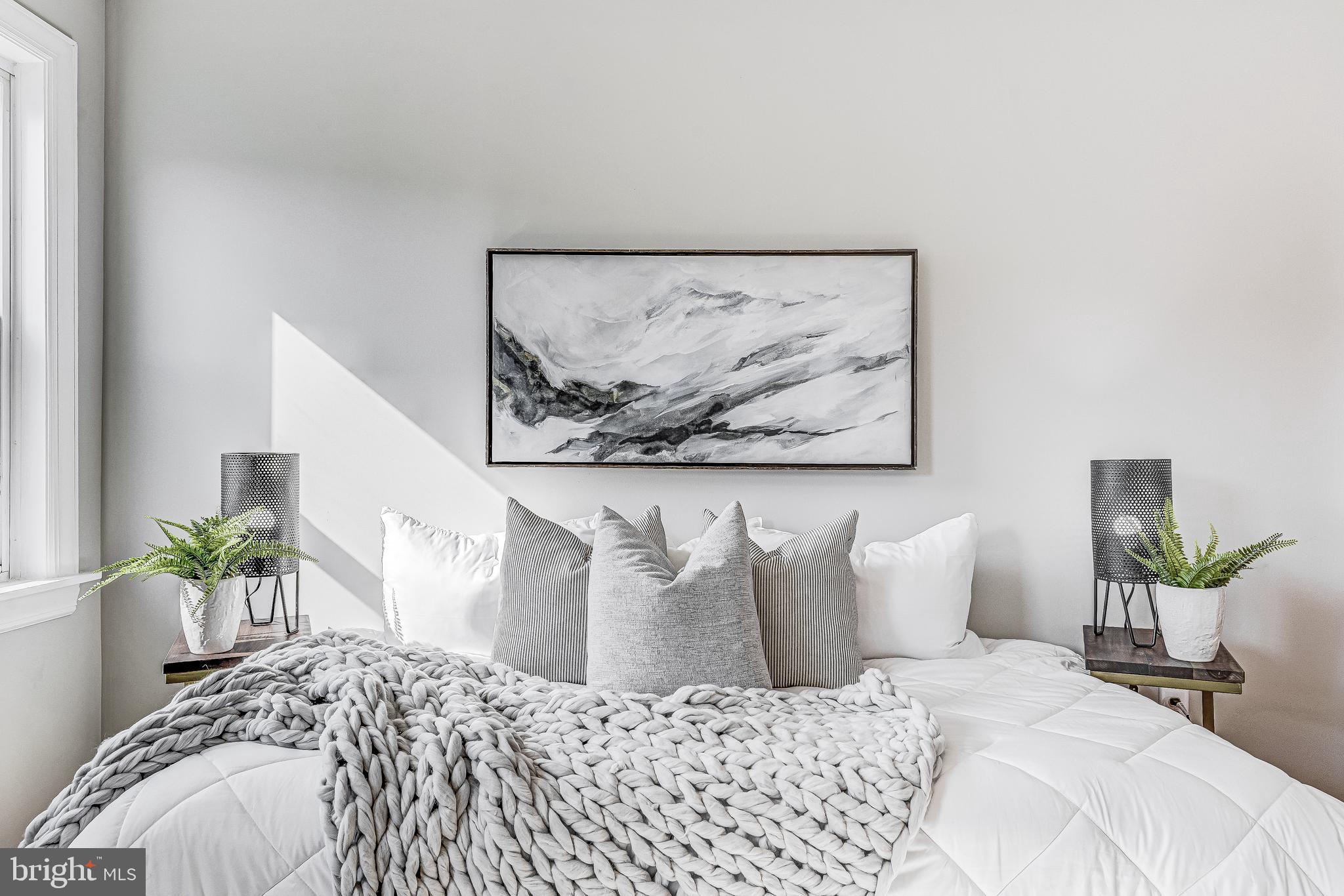 LOCUST POINT - Residential