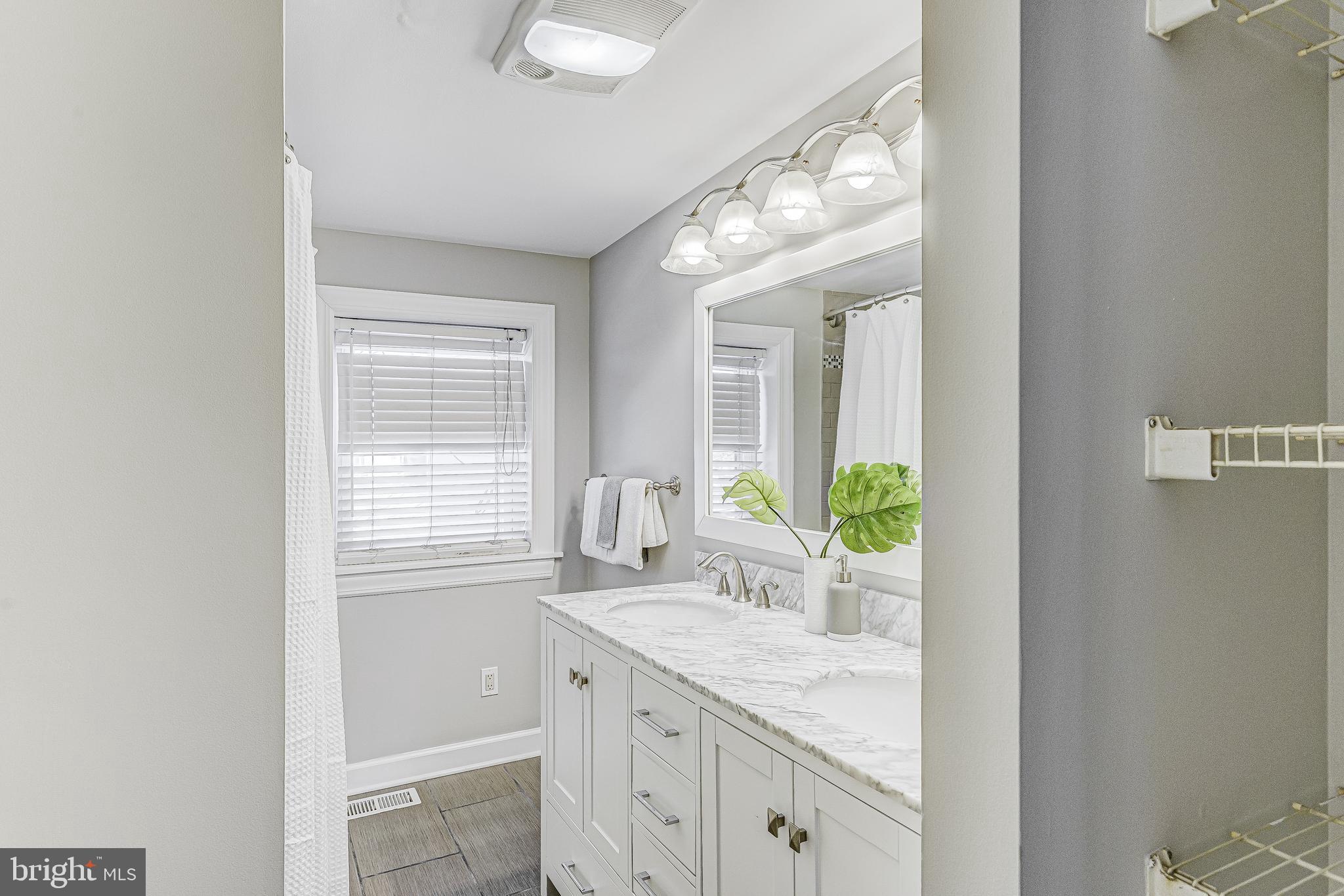 LOCUST POINT - Residential