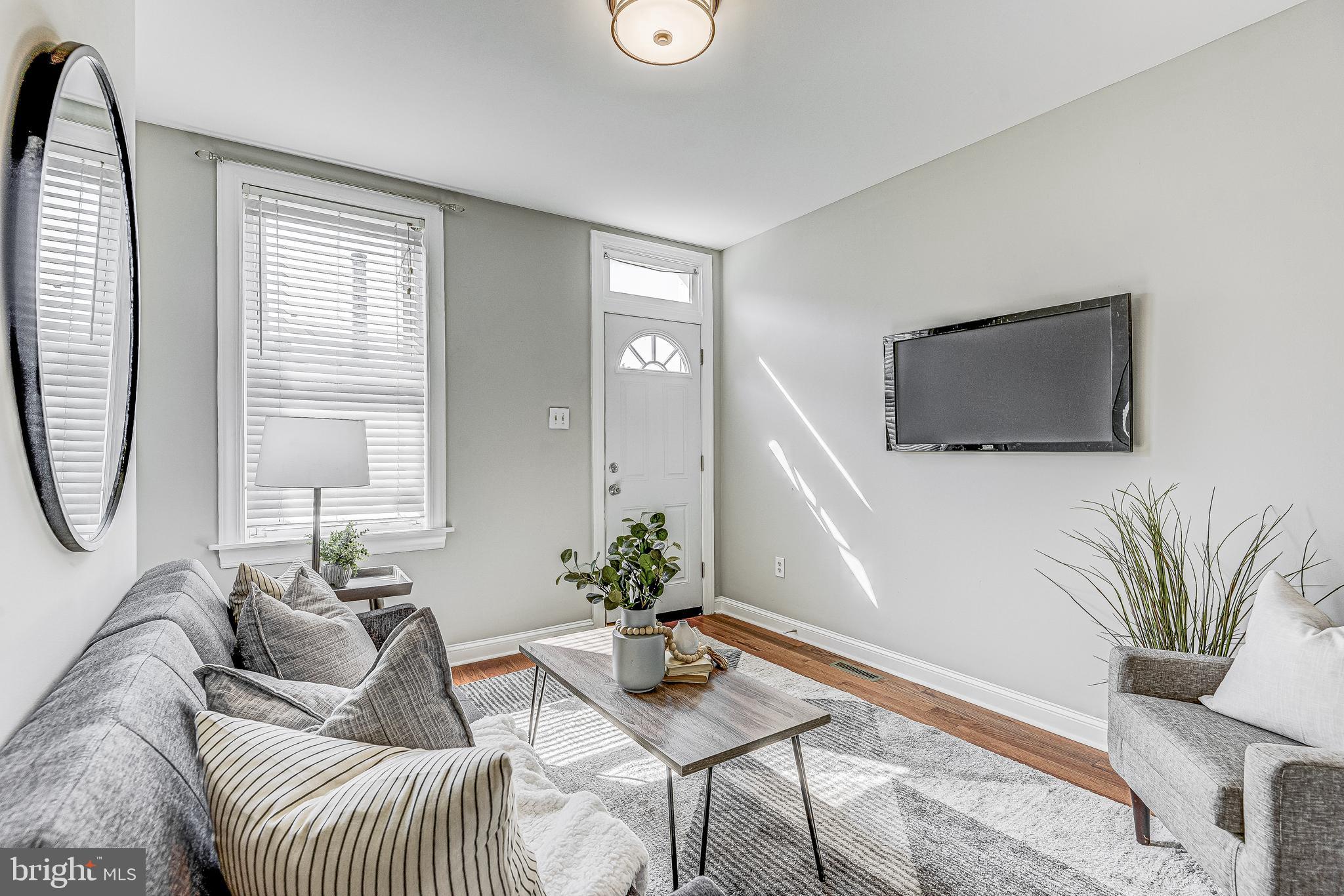 LOCUST POINT - Residential