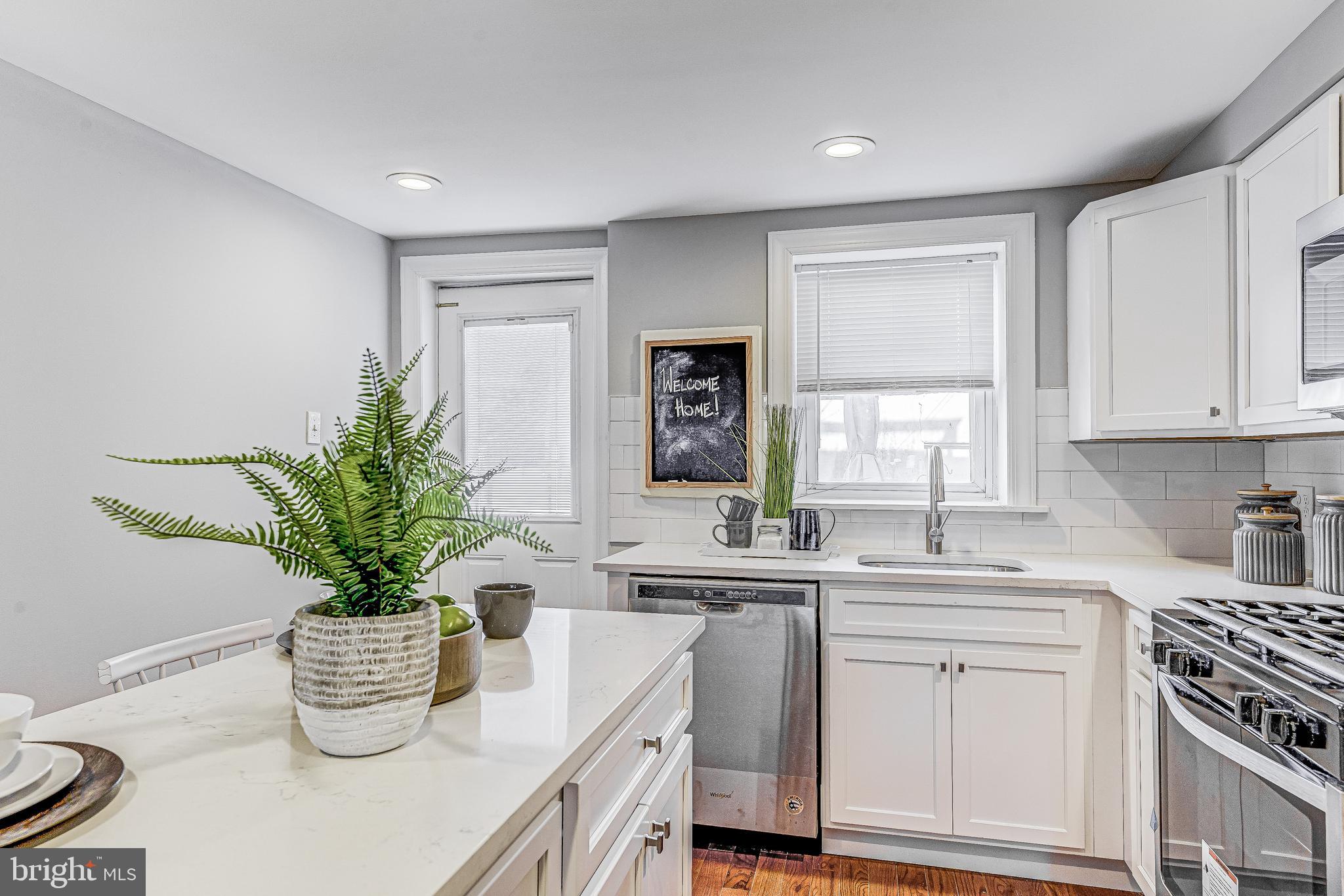 LOCUST POINT - Residential