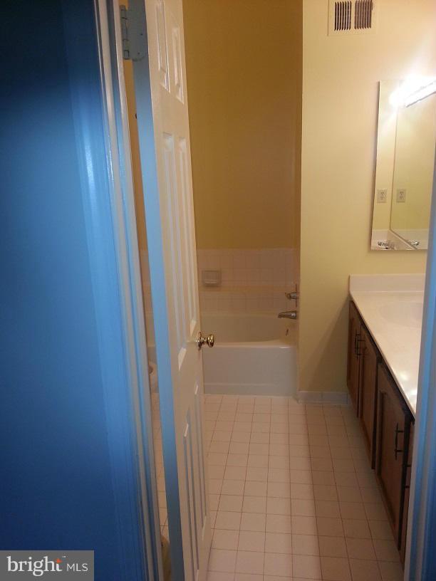 TANGLEWOOD - Residential Lease