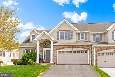 Photo of 133 River Birch Dr, LITITZ, PA 17543 (MLS # PALA2068084)