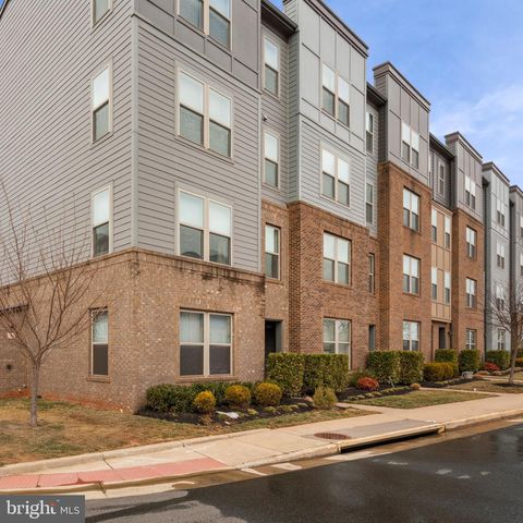 Townhouse For Sale - 10485 Ratcliffe Trail<br/> MANASSAS, VA 20110