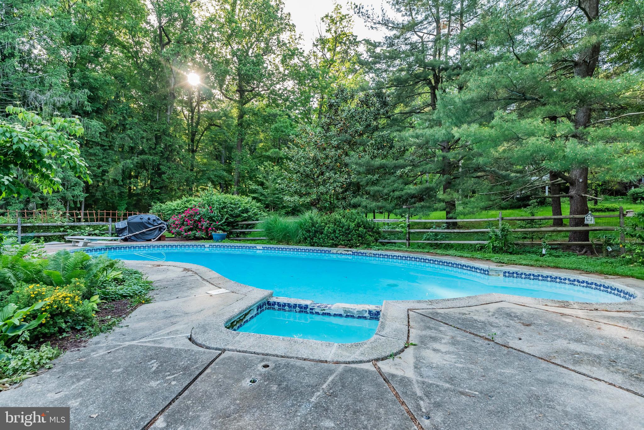 20 ACRE WOODS - Residential