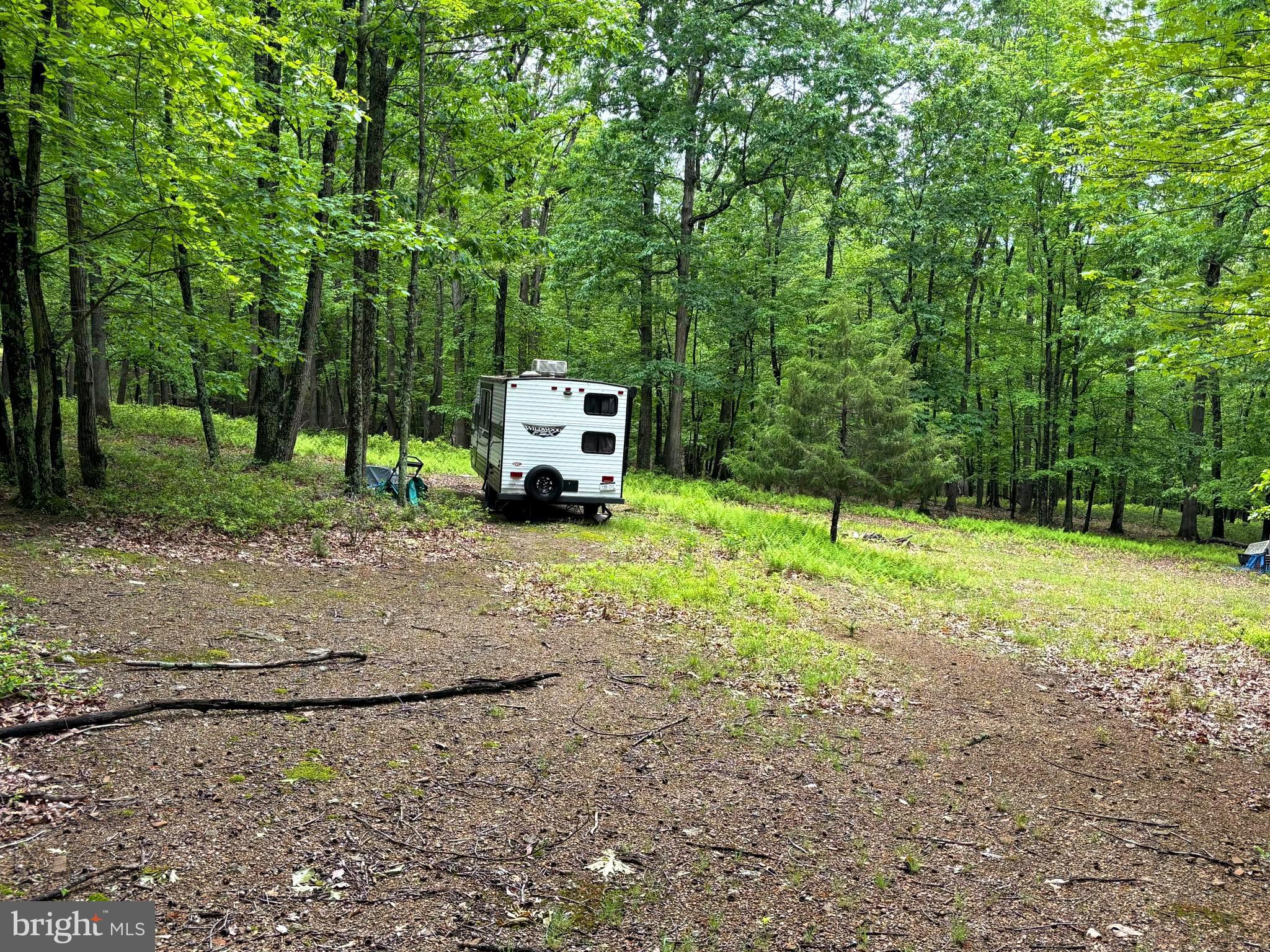 MEADOW HILLS ESTATES - Land